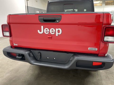 2023 Jeep Gladiator Overland in Hollidaysburg, PA - Go Fiore
