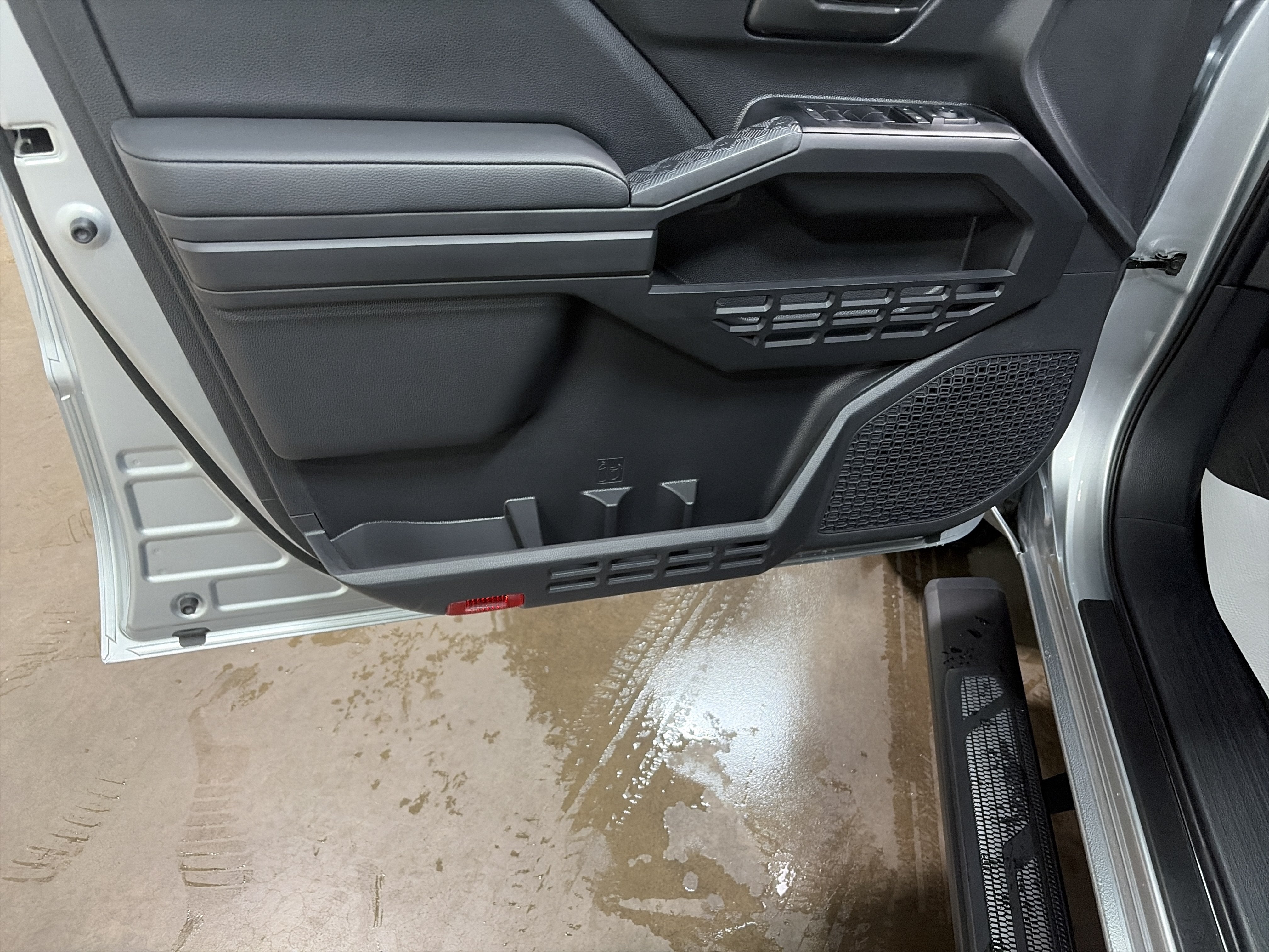2026 Toyota Tacoma SR Double Cab 5' Bed AT