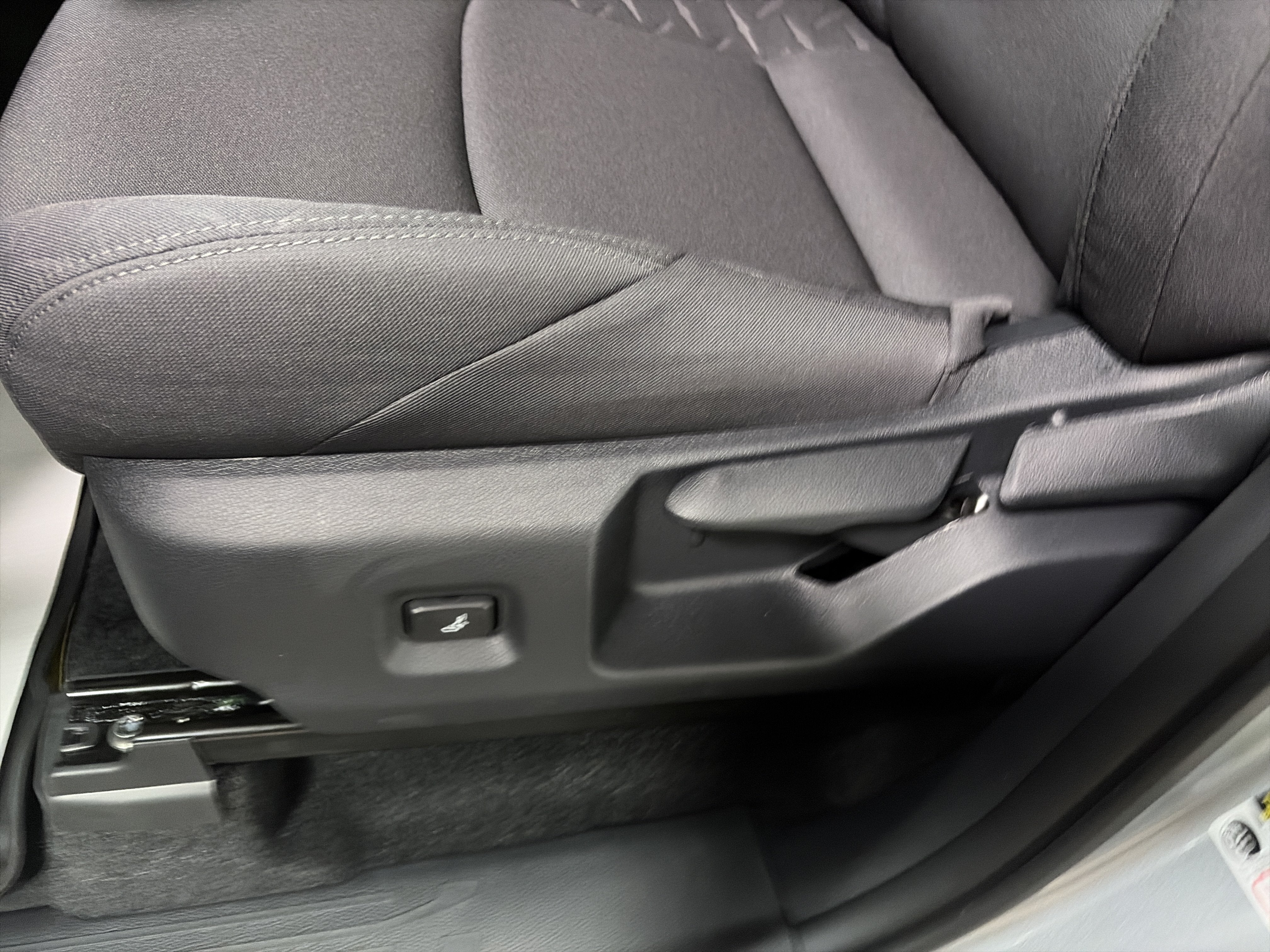 2026 Toyota Tacoma SR Double Cab 5' Bed AT
