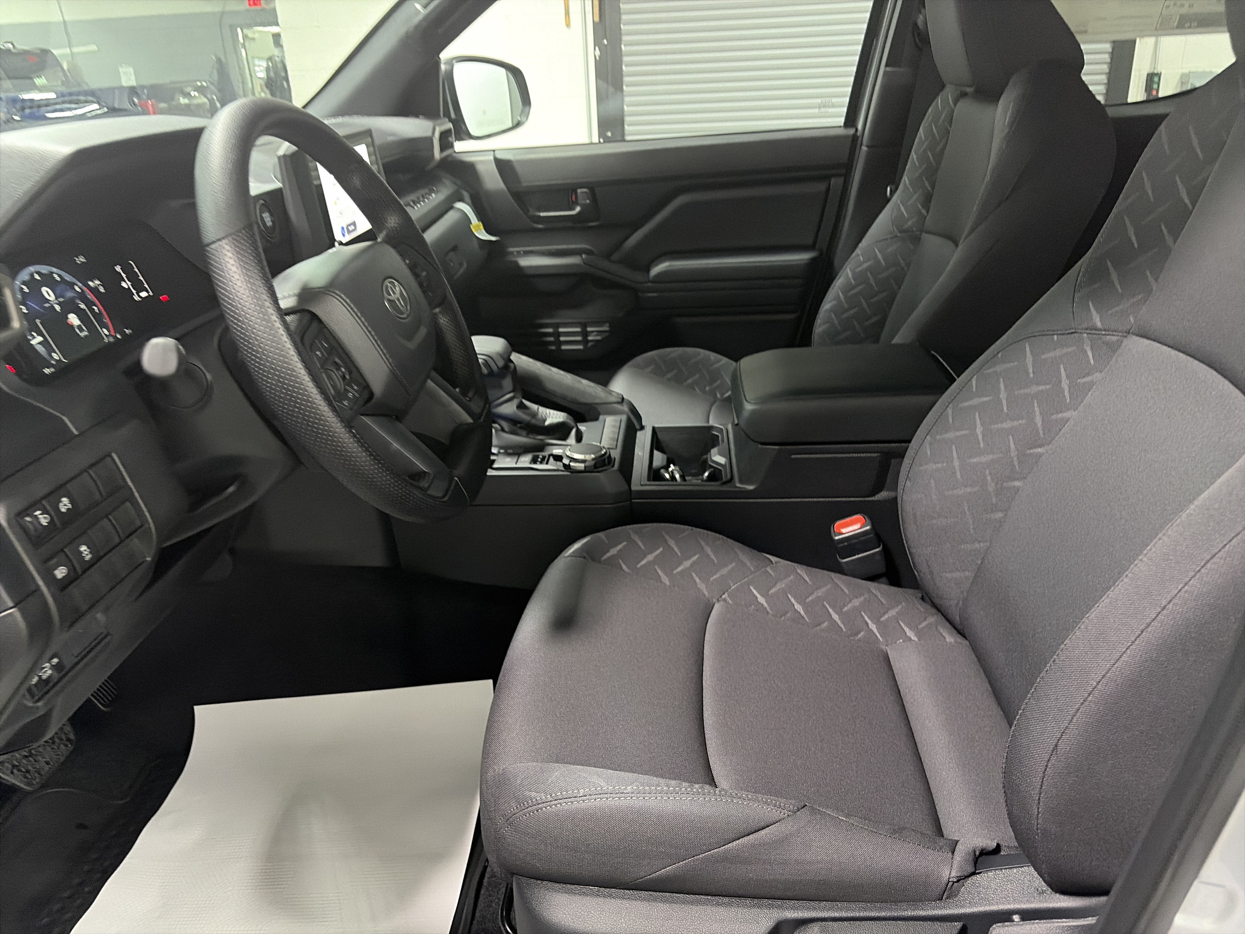 2026 Toyota Tacoma SR Double Cab 5' Bed AT