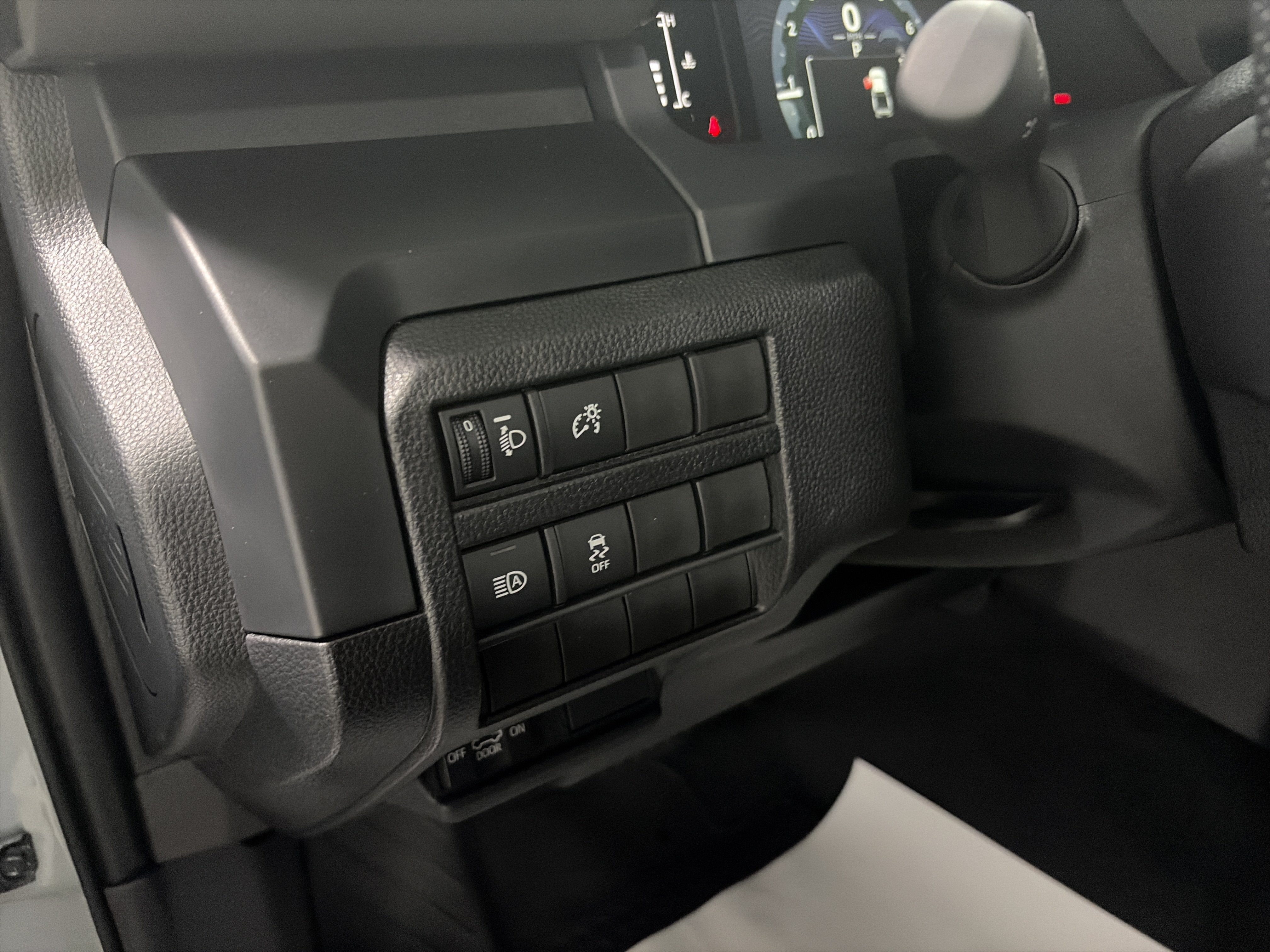 2026 Toyota Tacoma SR Double Cab 5' Bed AT
