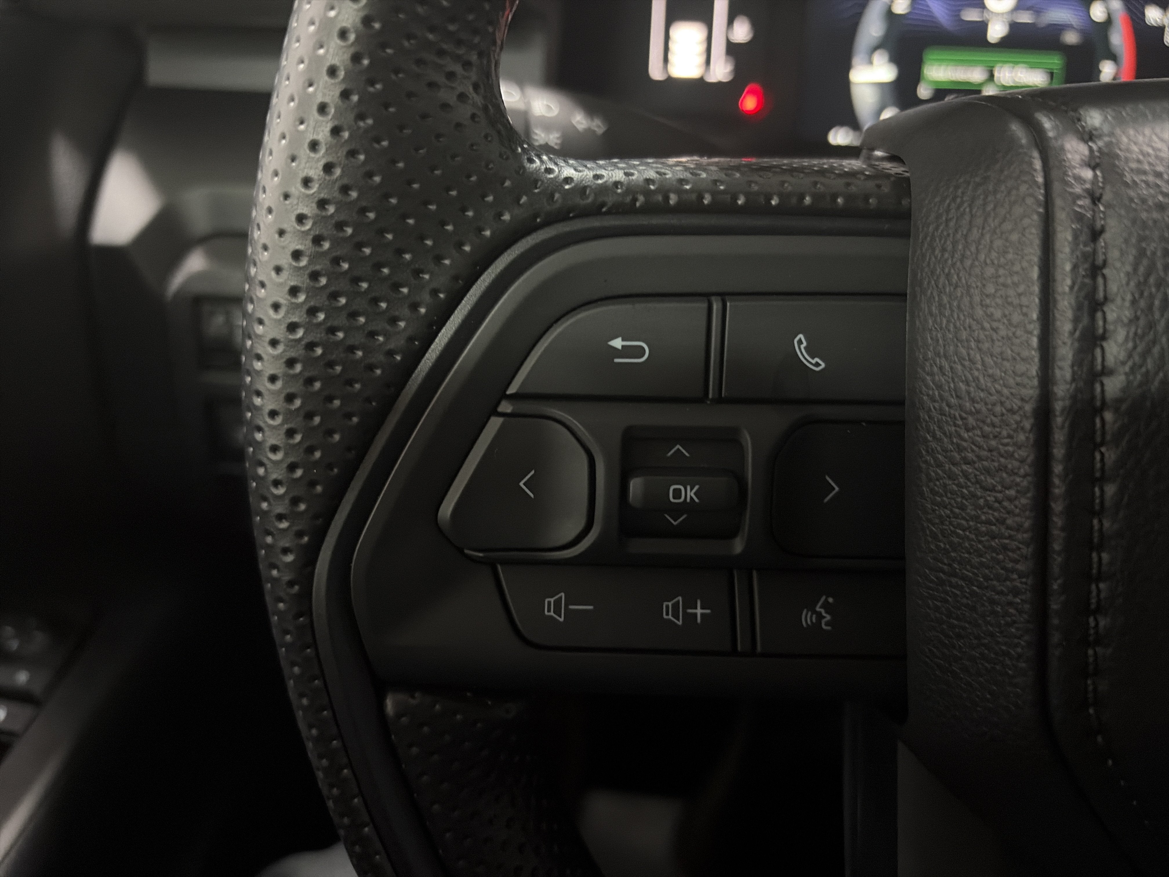 2026 Toyota Tacoma SR Double Cab 5' Bed AT