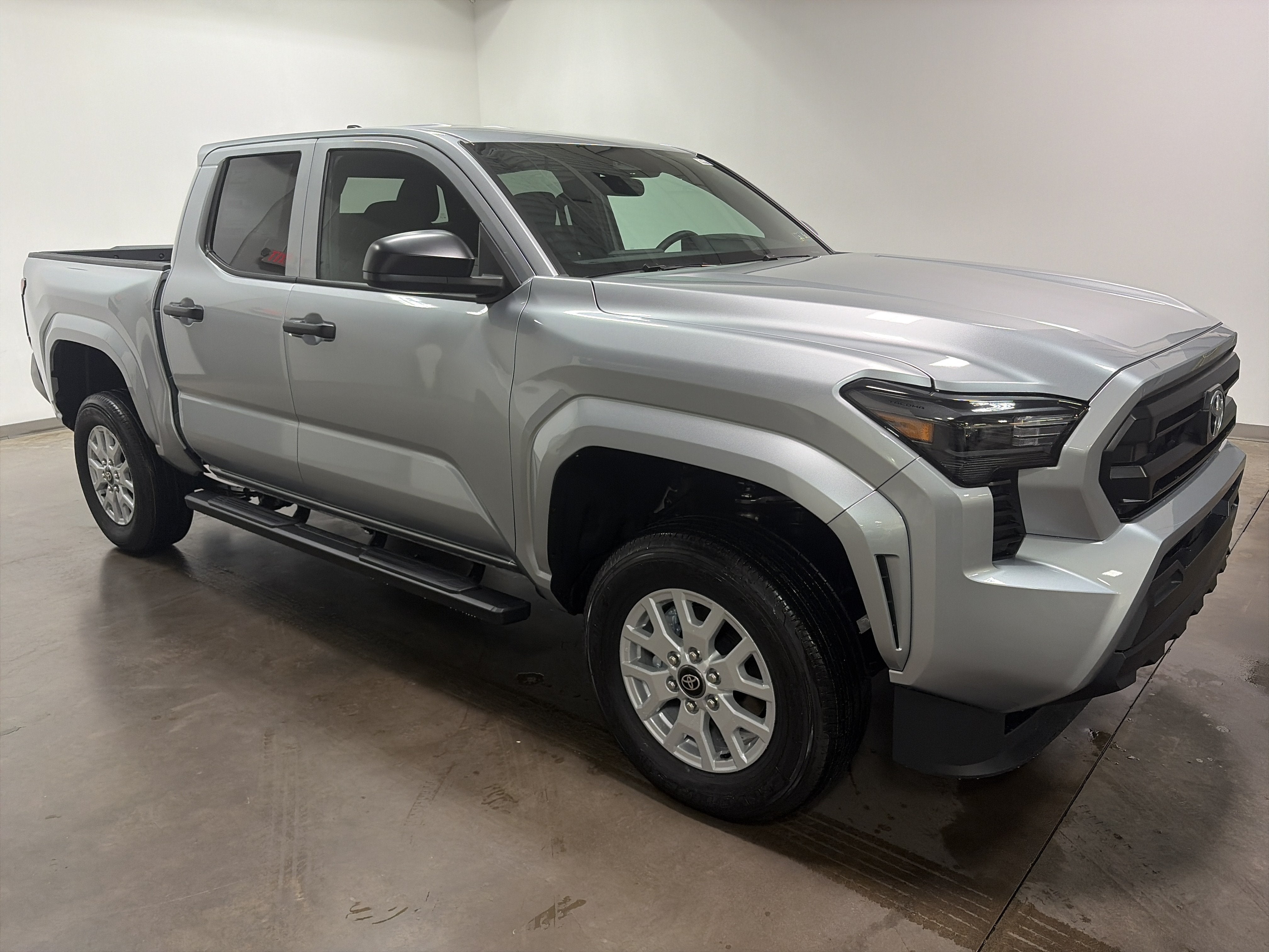 2026 Toyota Tacoma SR Double Cab 5' Bed AT