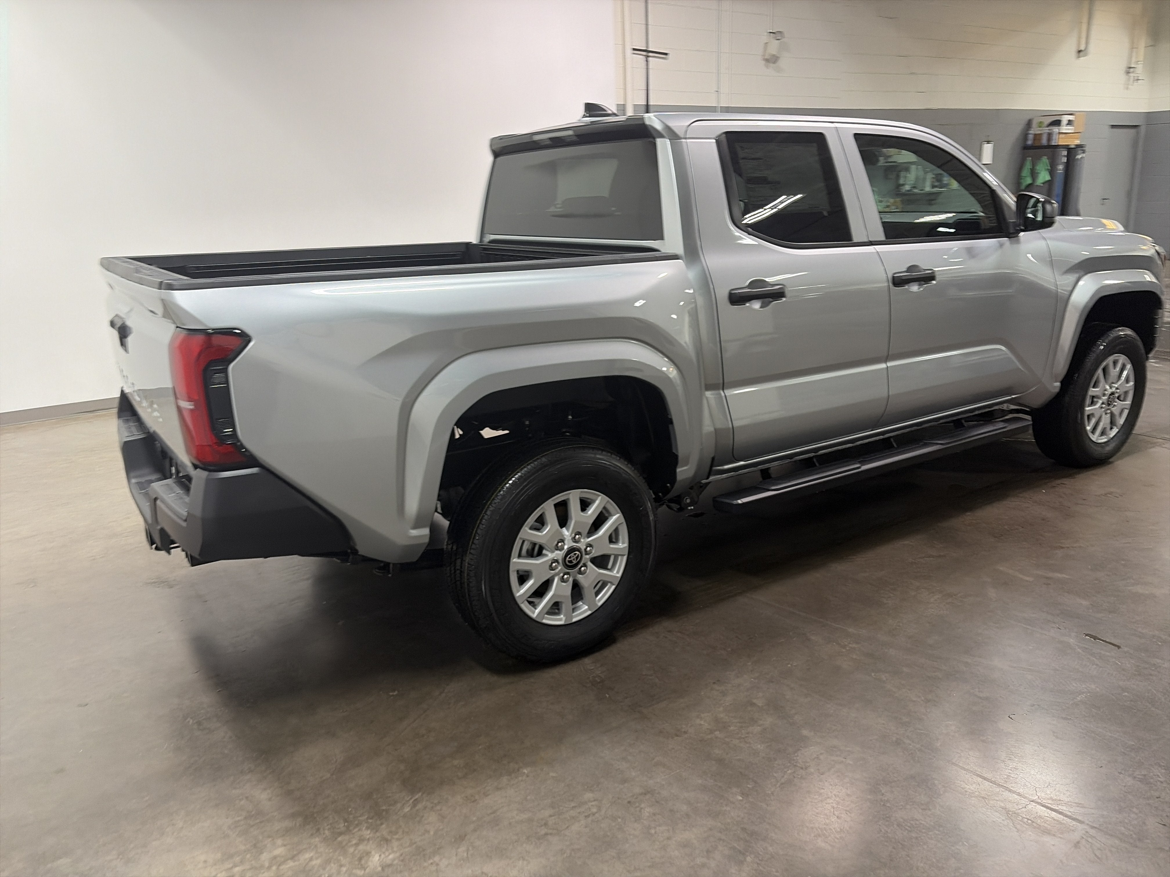 2026 Toyota Tacoma SR Double Cab 5' Bed AT
