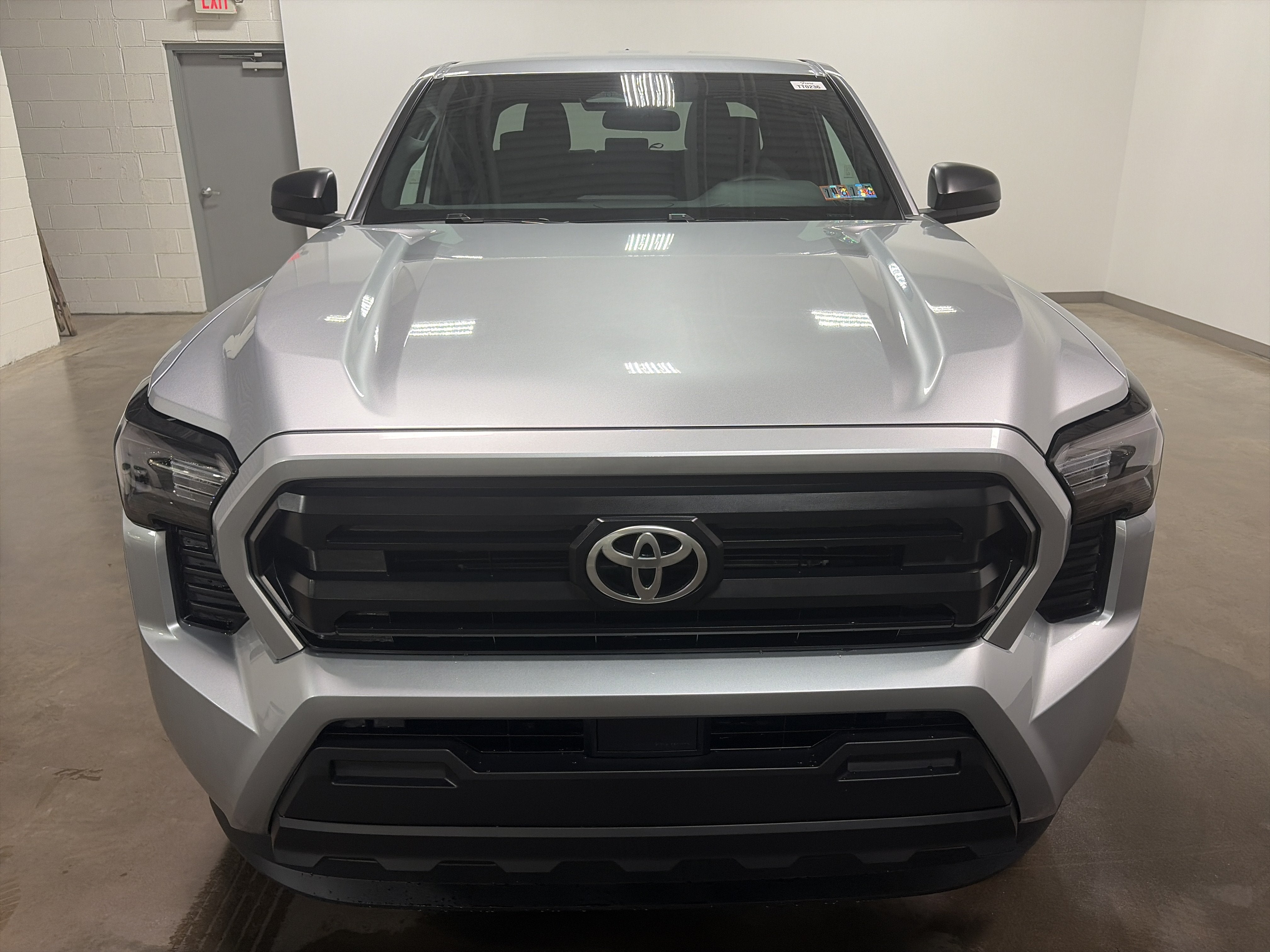 2026 Toyota Tacoma SR Double Cab 5' Bed AT