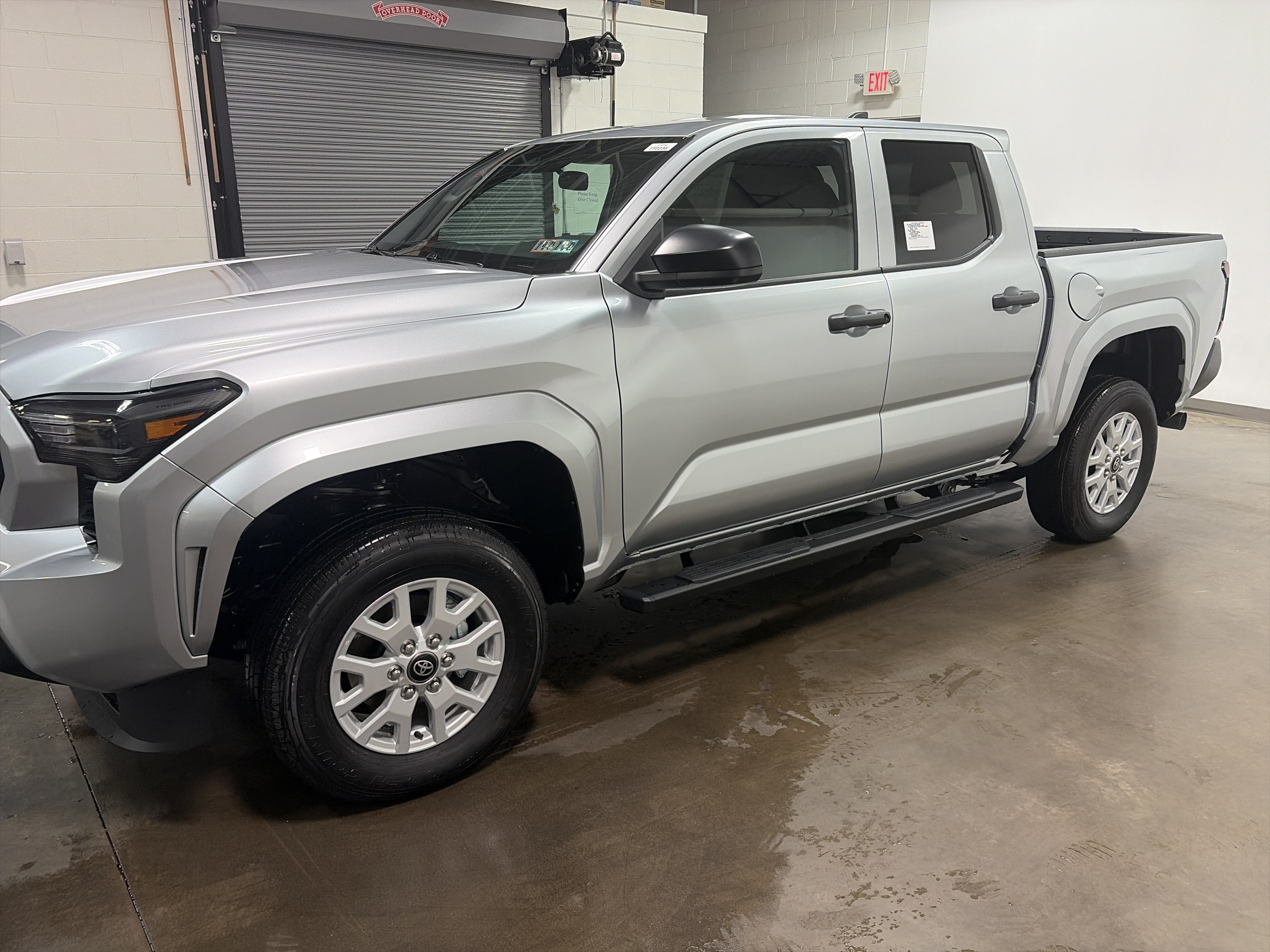 2026 Toyota Tacoma SR Double Cab 5' Bed AT