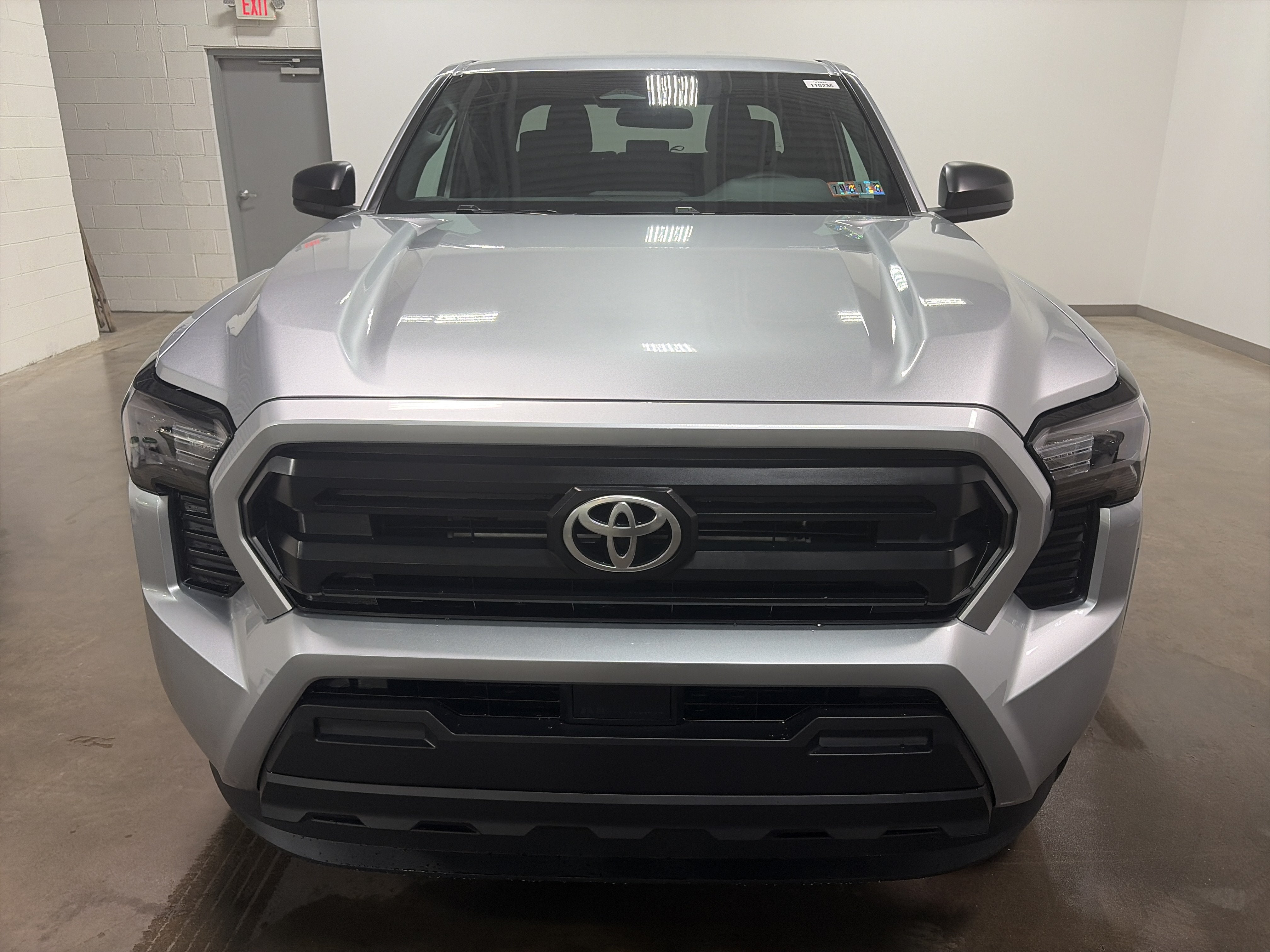 2026 Toyota Tacoma SR Double Cab 5' Bed AT