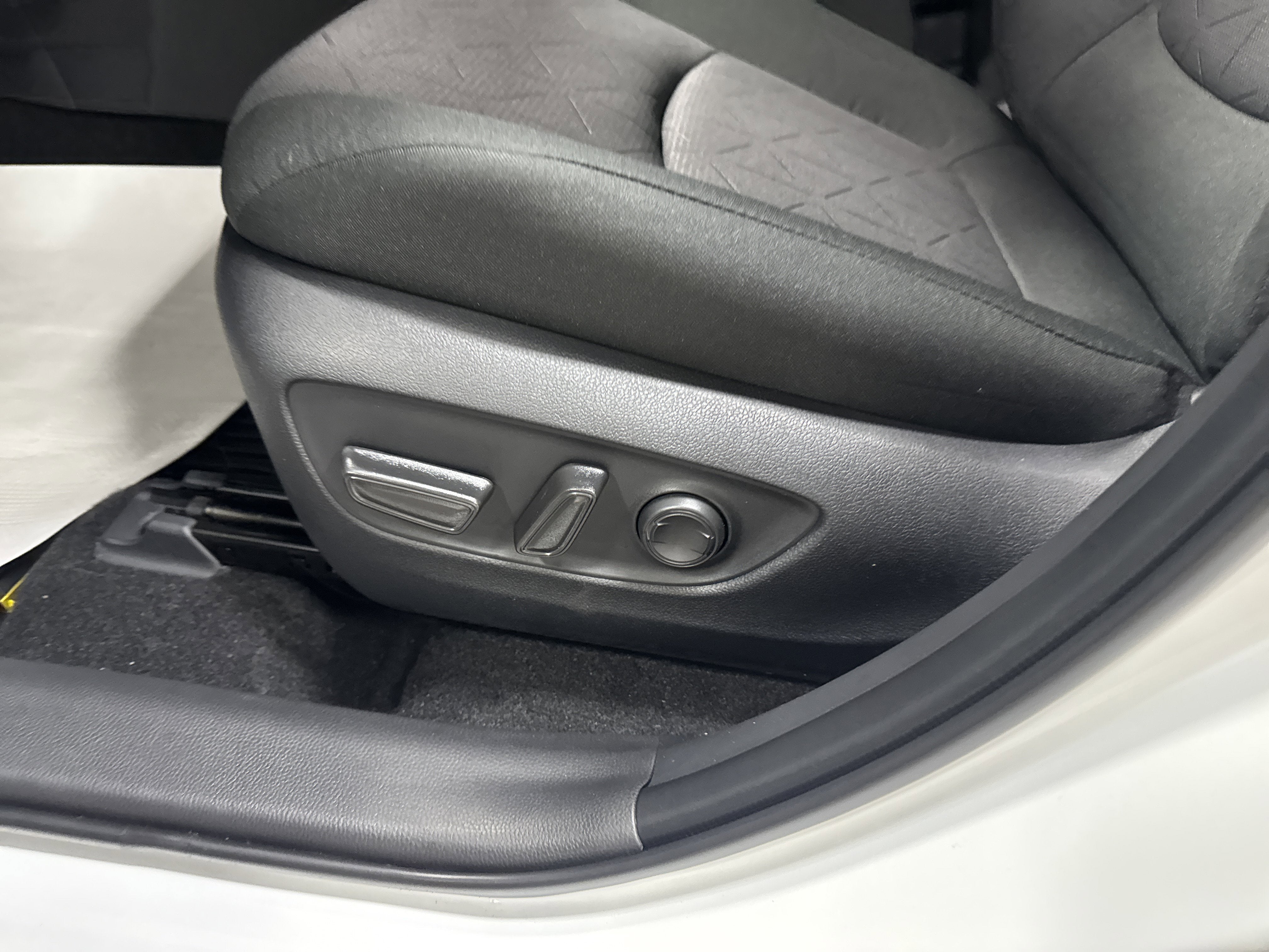 2025 Toyota RAV4 Hybrid Hybrid XLE