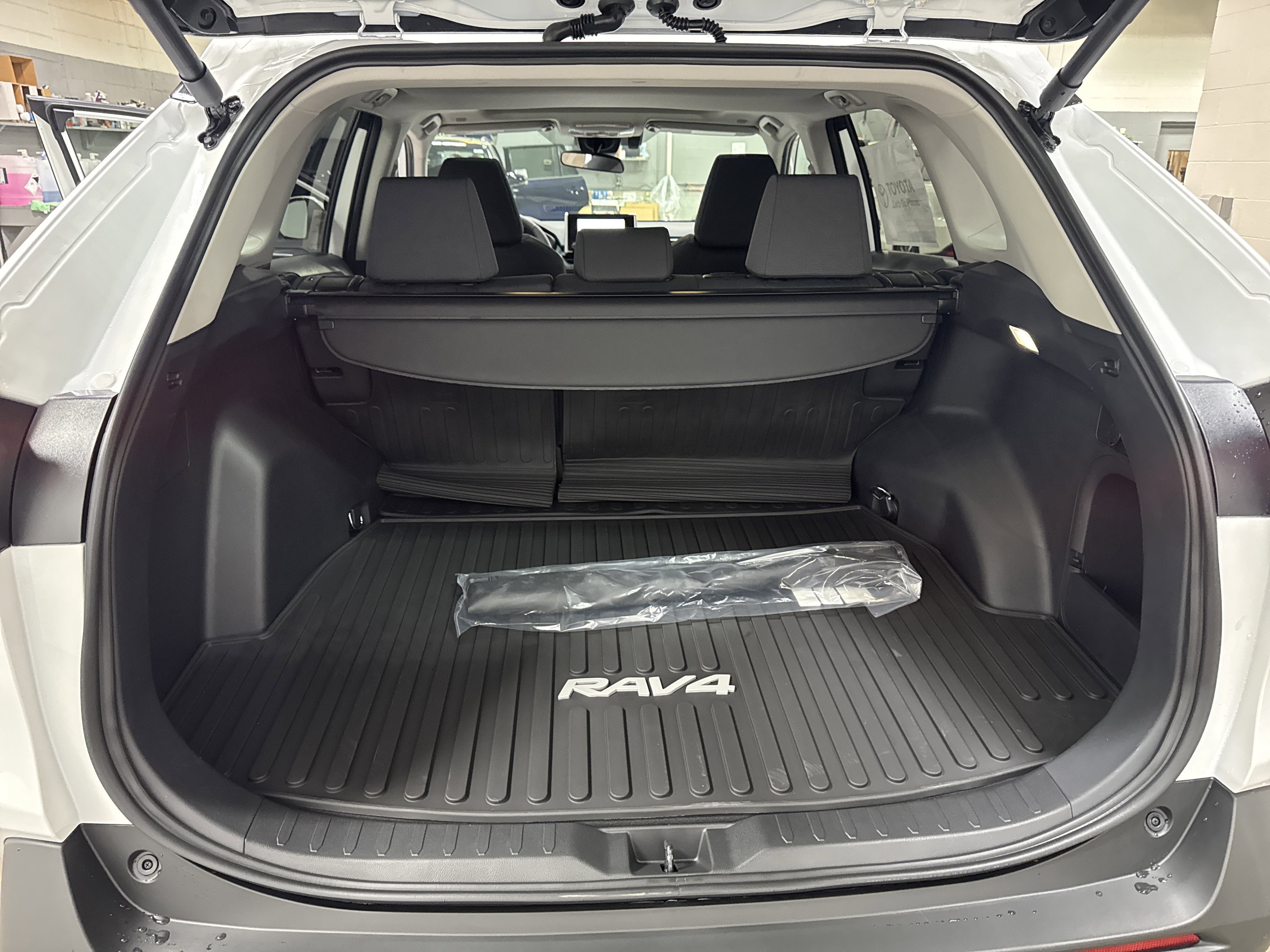 2025 Toyota RAV4 Hybrid Hybrid XLE