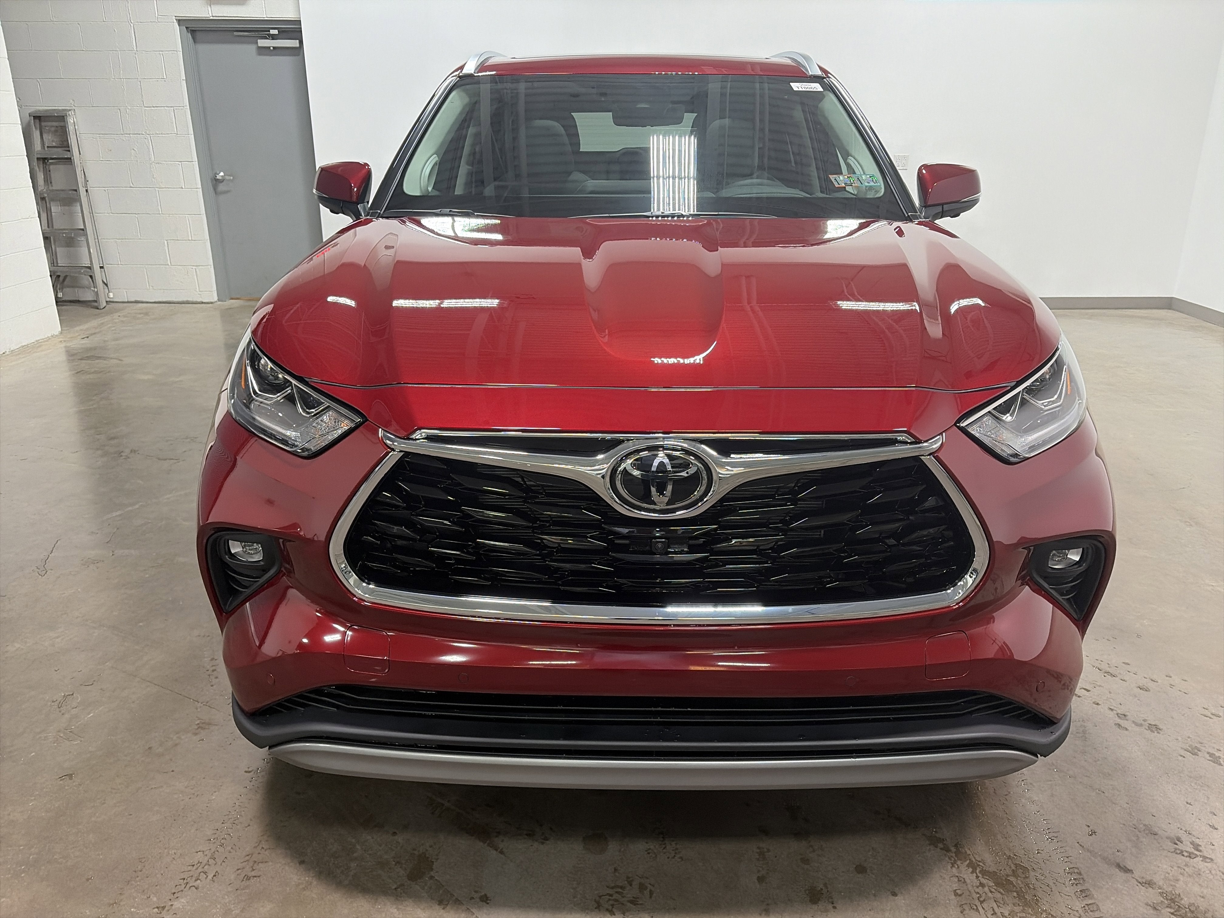 2026 Toyota Highlander Hybrid Platinum