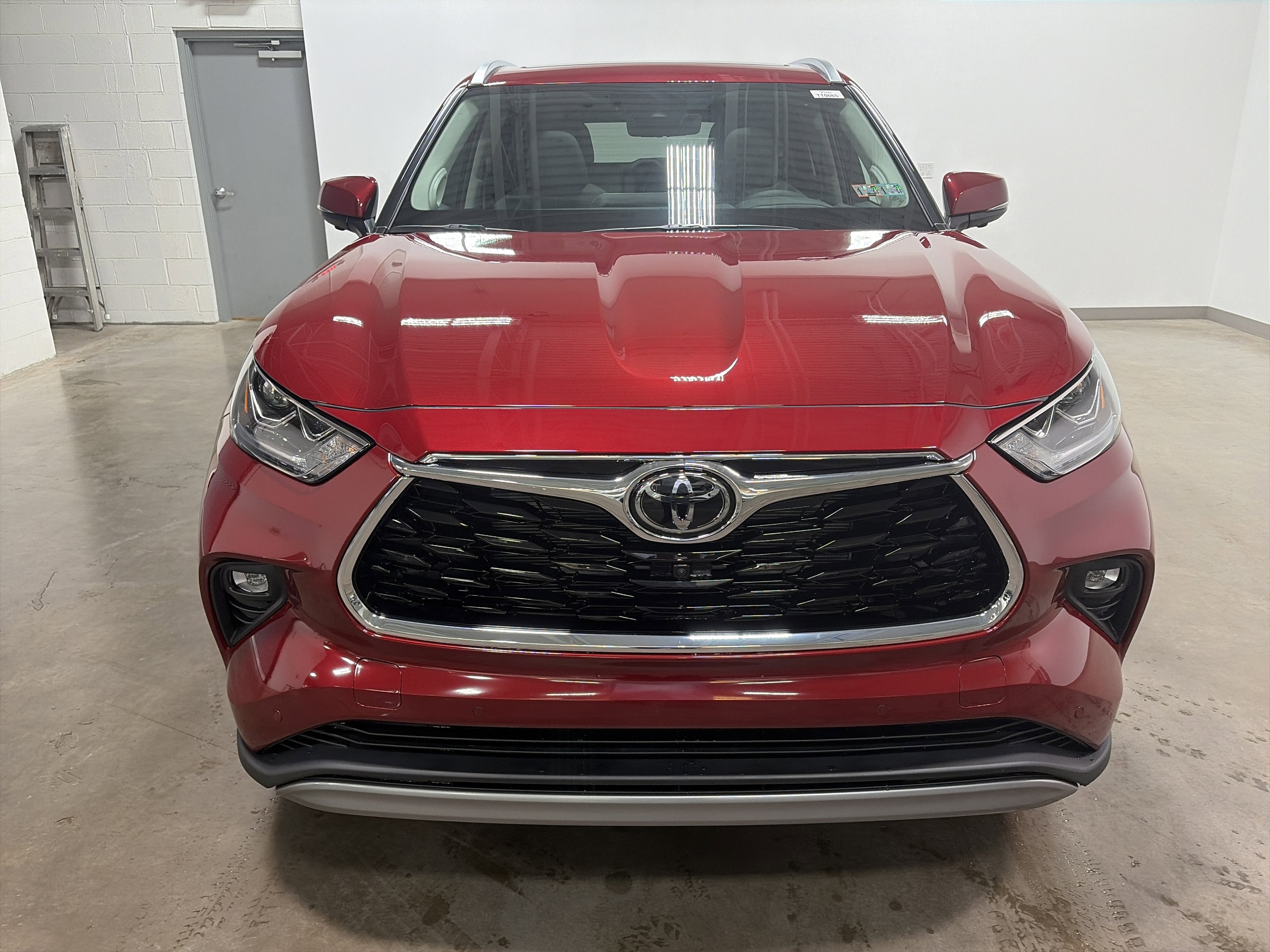 2026 Toyota Highlander Hybrid Platinum