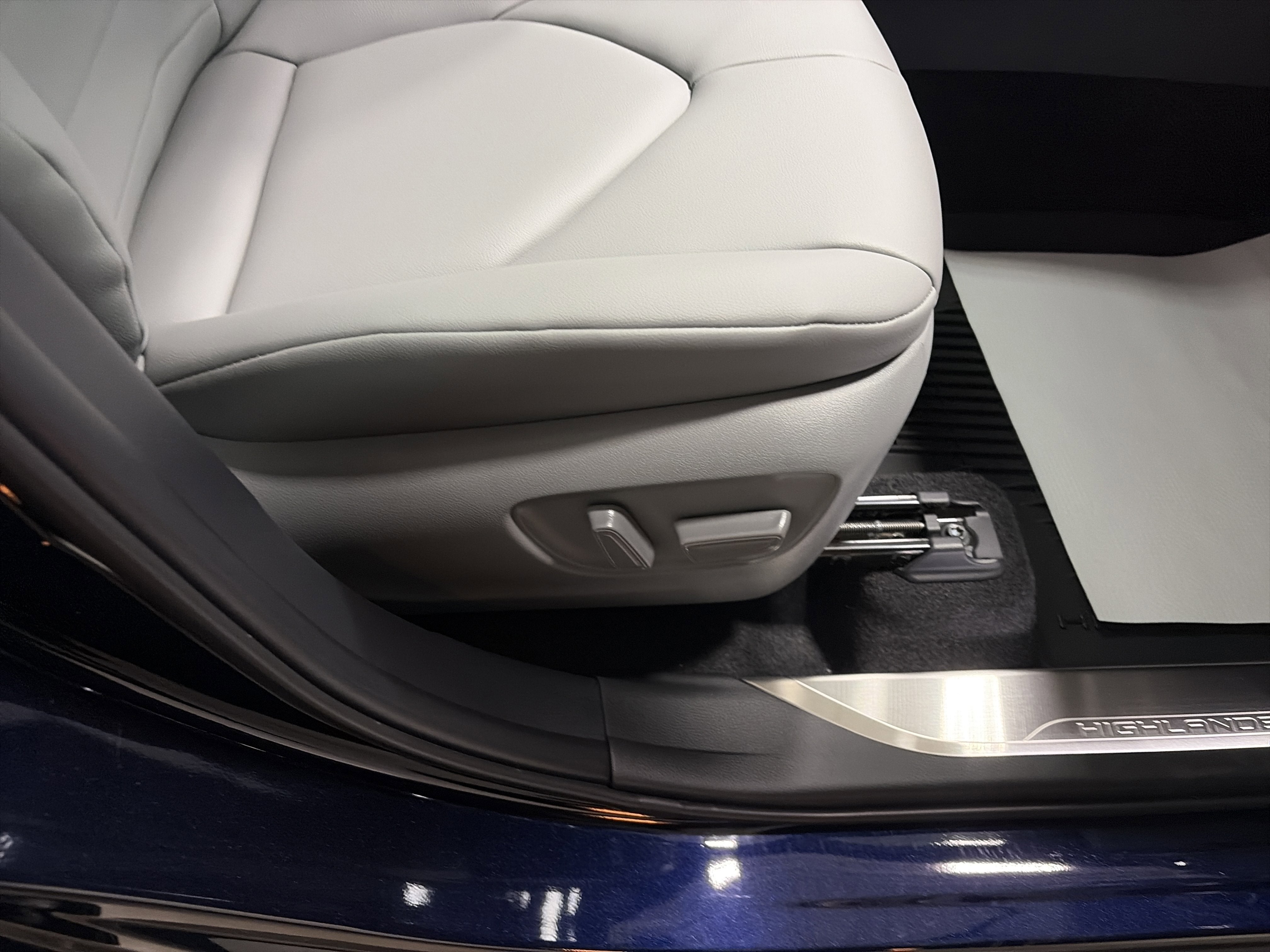 2026 Toyota Highlander Hybrid Hybrid XLE