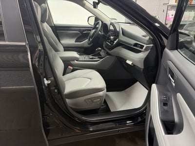 2026 Toyota Highlander XLE