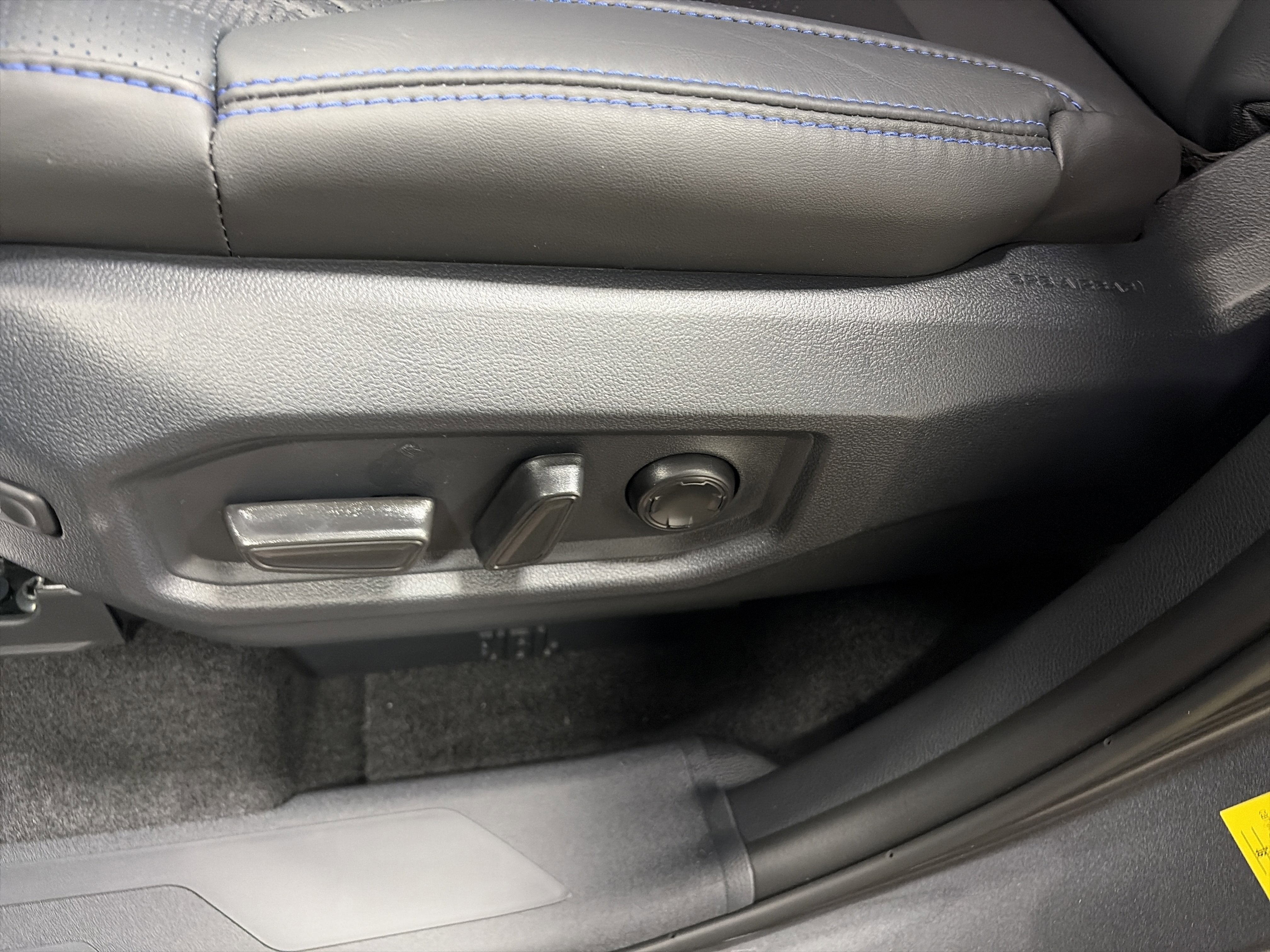 2026 Toyota Tundra i-FORCE MAX Platinum i-FORCE MAX