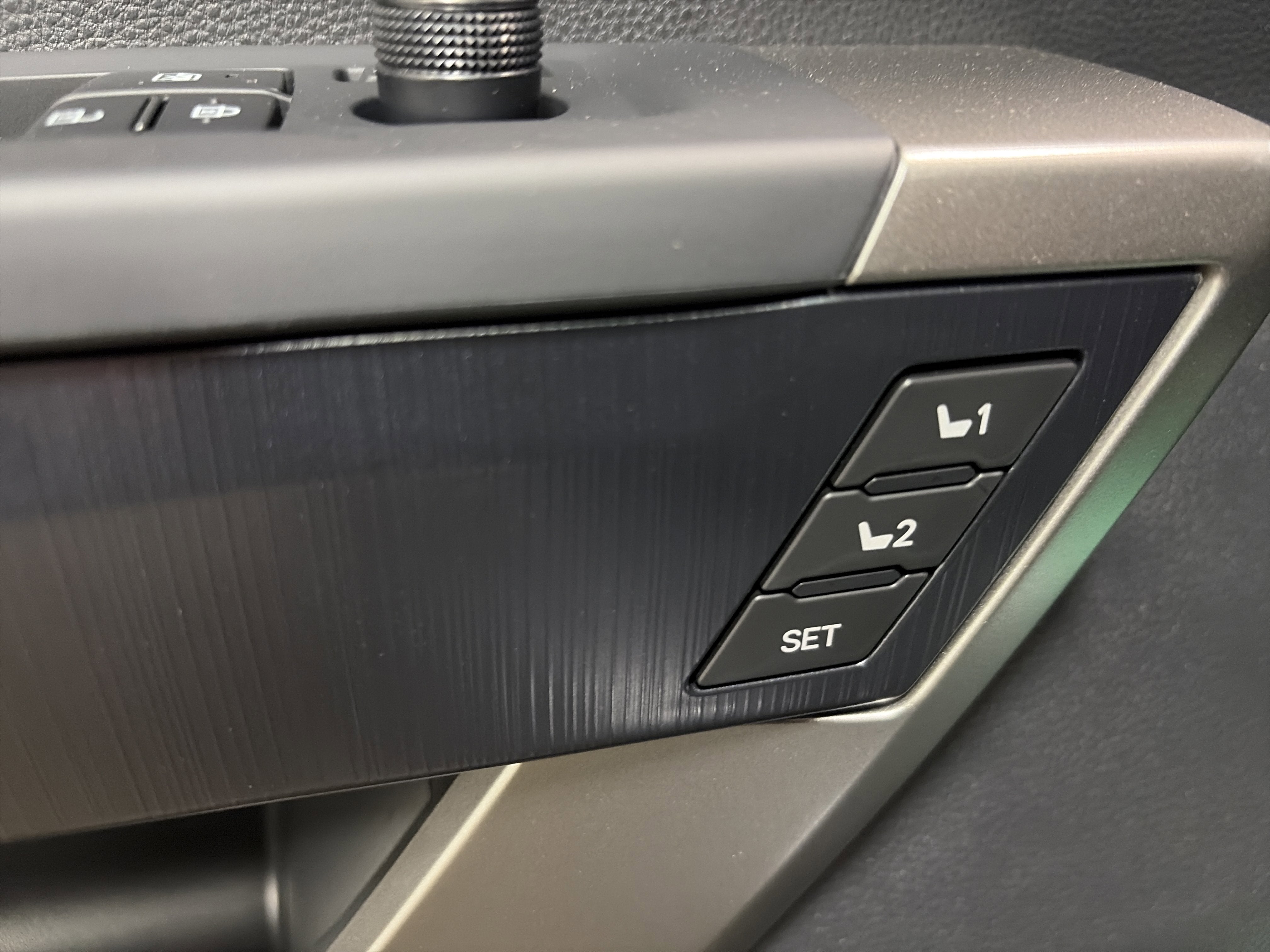 2026 Toyota Tundra i-FORCE MAX Platinum i-FORCE MAX