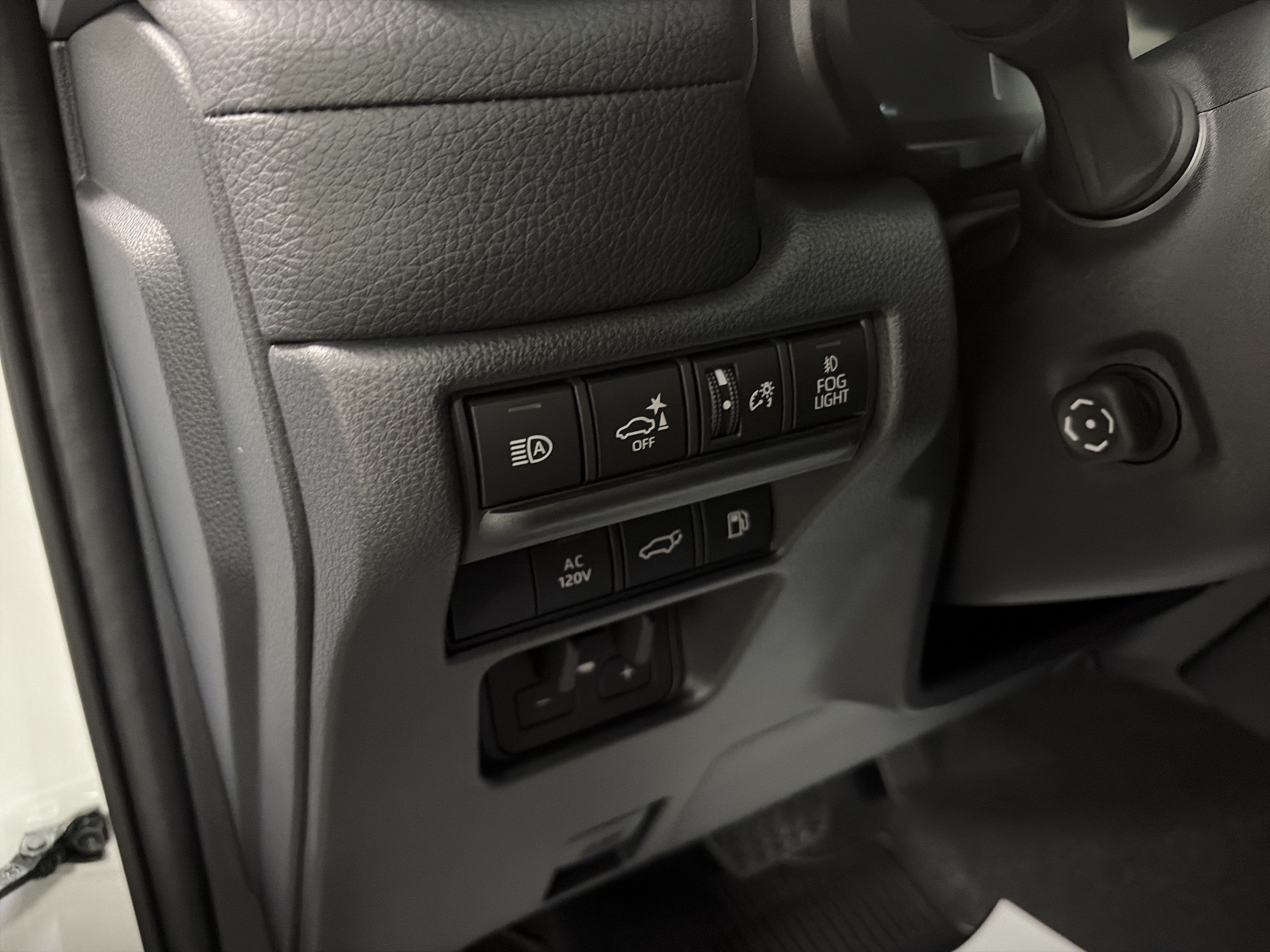 2027 Toyota Land Cruiser 4WD (Natl)