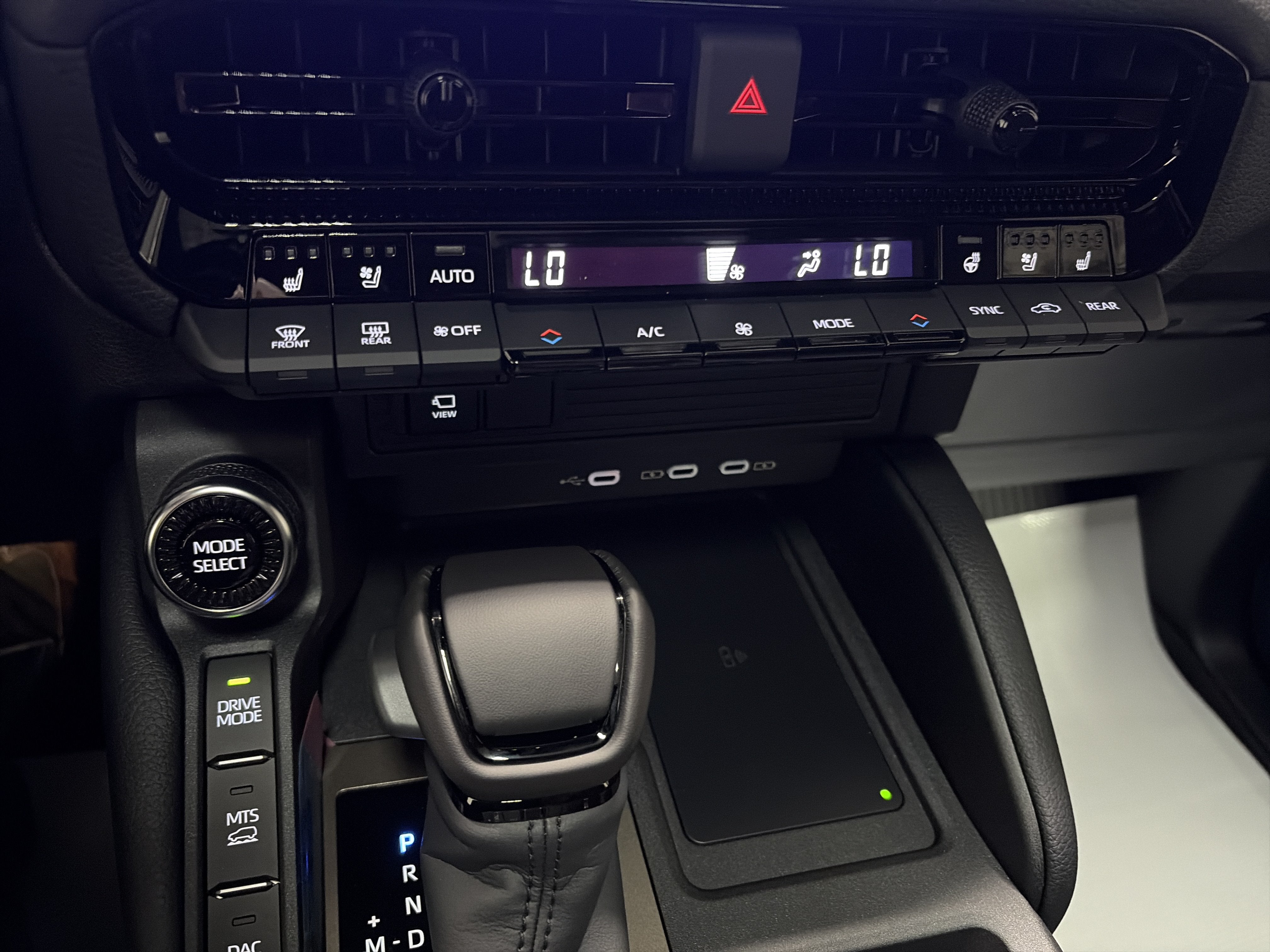 2027 Toyota Land Cruiser 4WD (Natl)