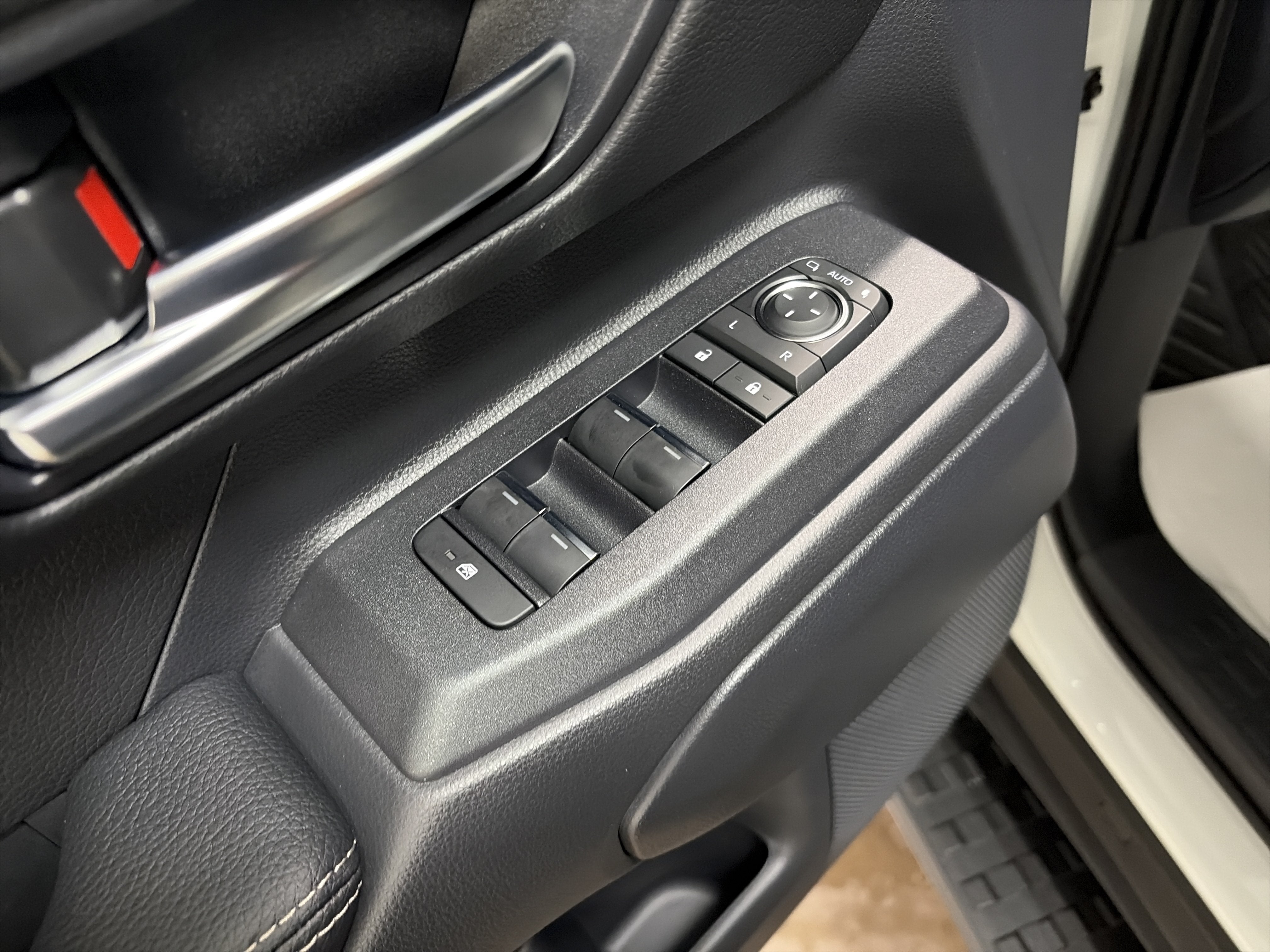2027 Toyota Land Cruiser 4WD (Natl)