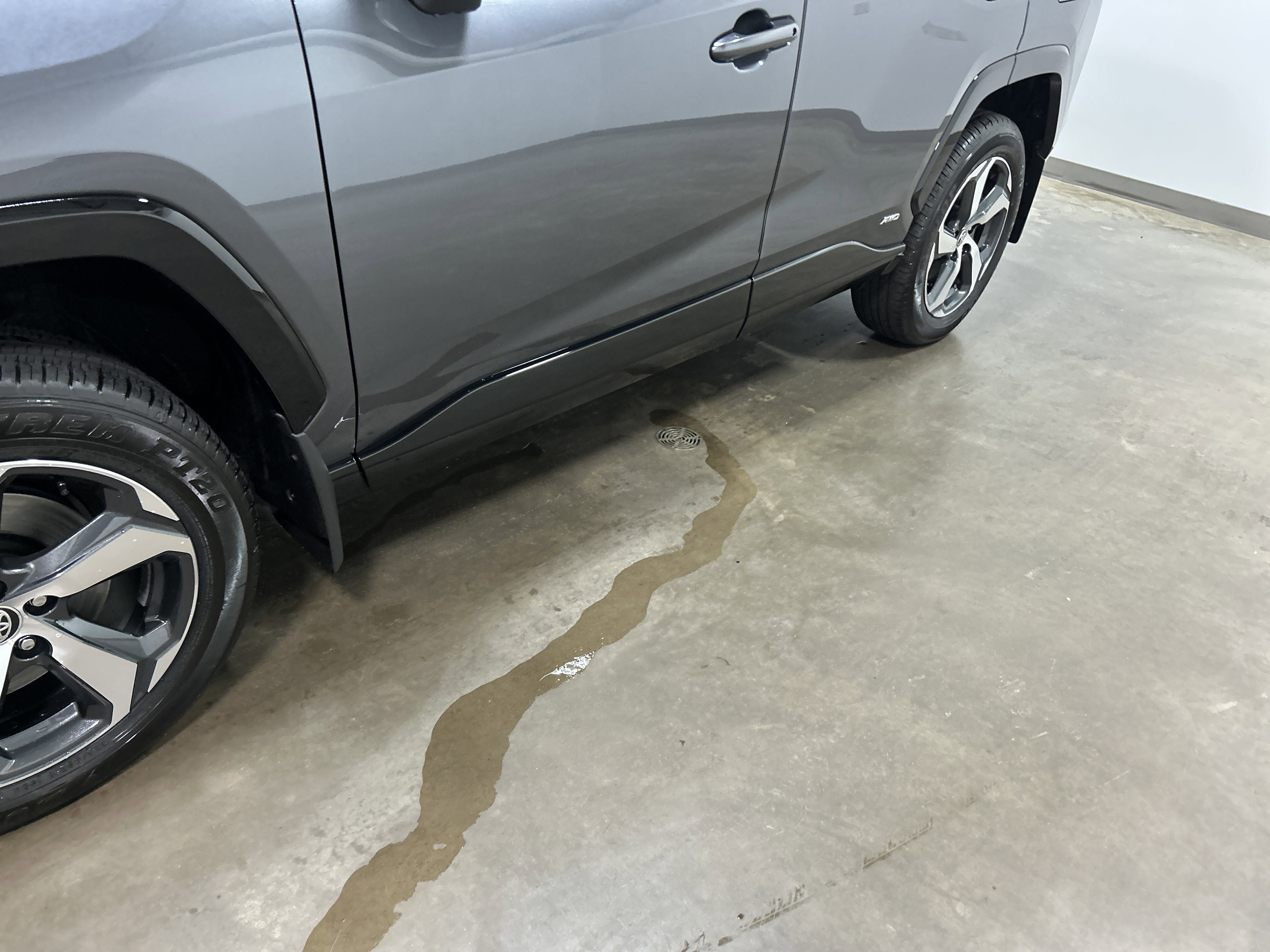 2025 Toyota RAV4 Plug-in Hybrid SE