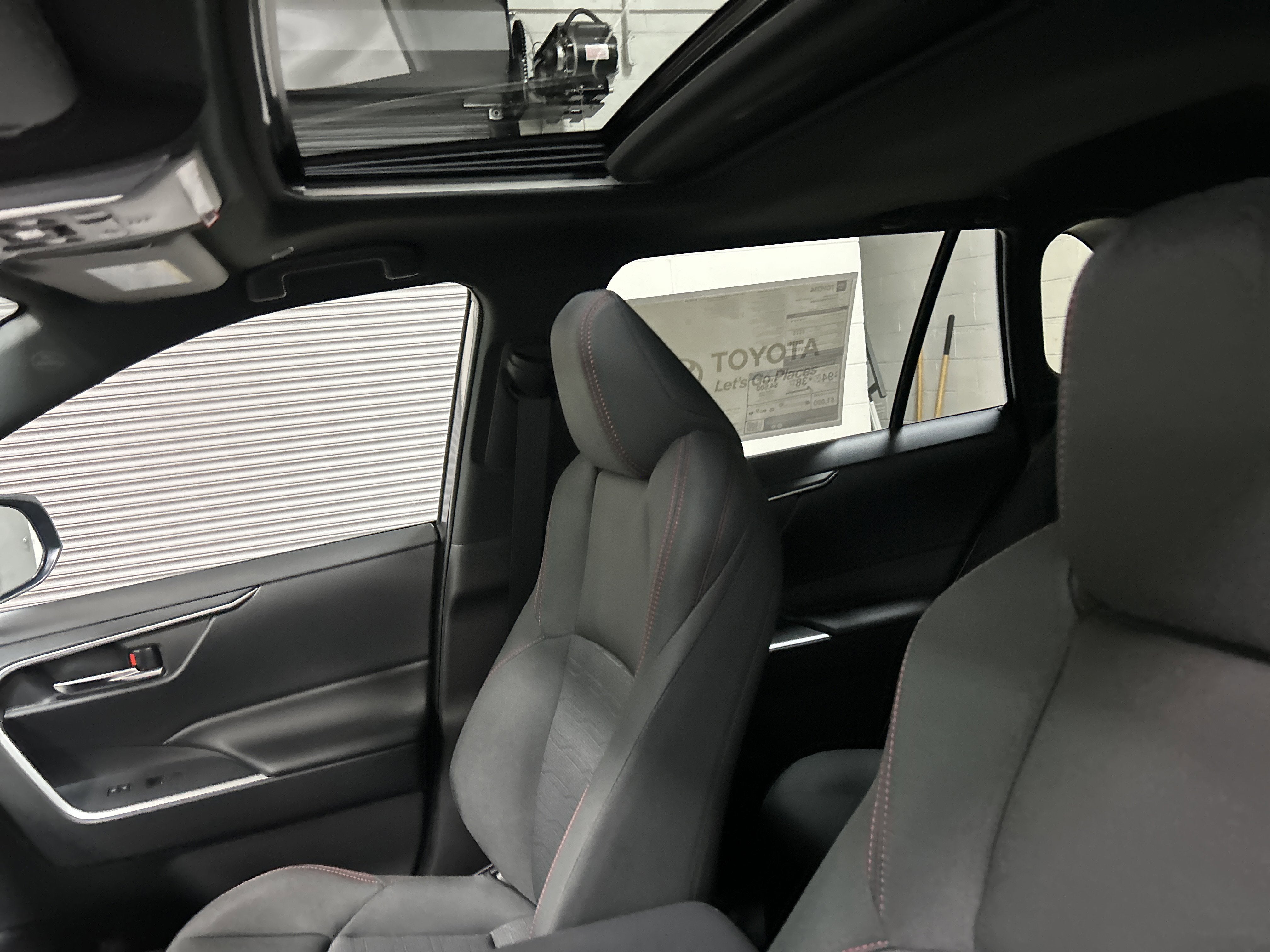 2025 Toyota RAV4 Plug-in Hybrid SE