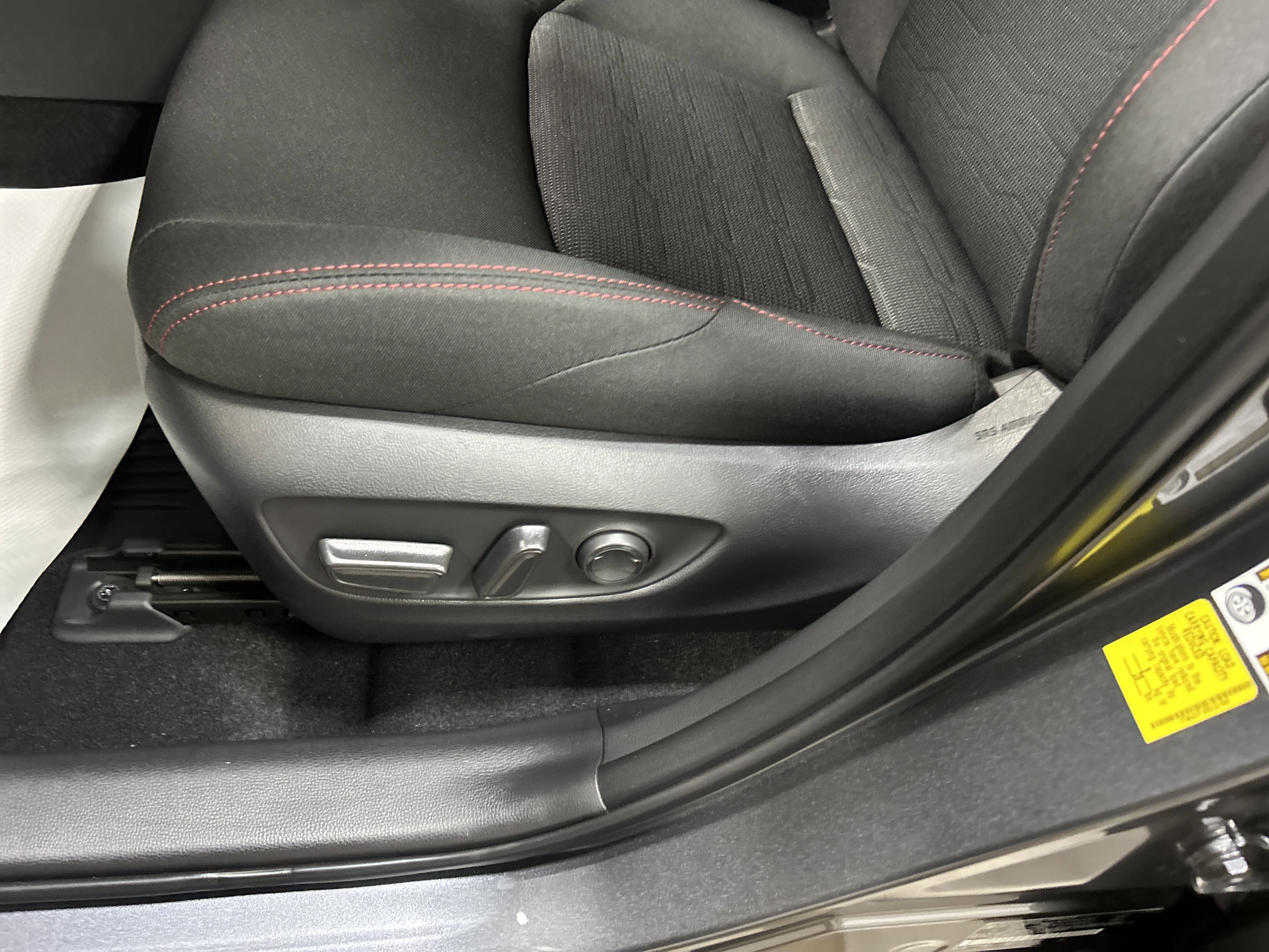 2025 Toyota RAV4 Plug-in Hybrid SE