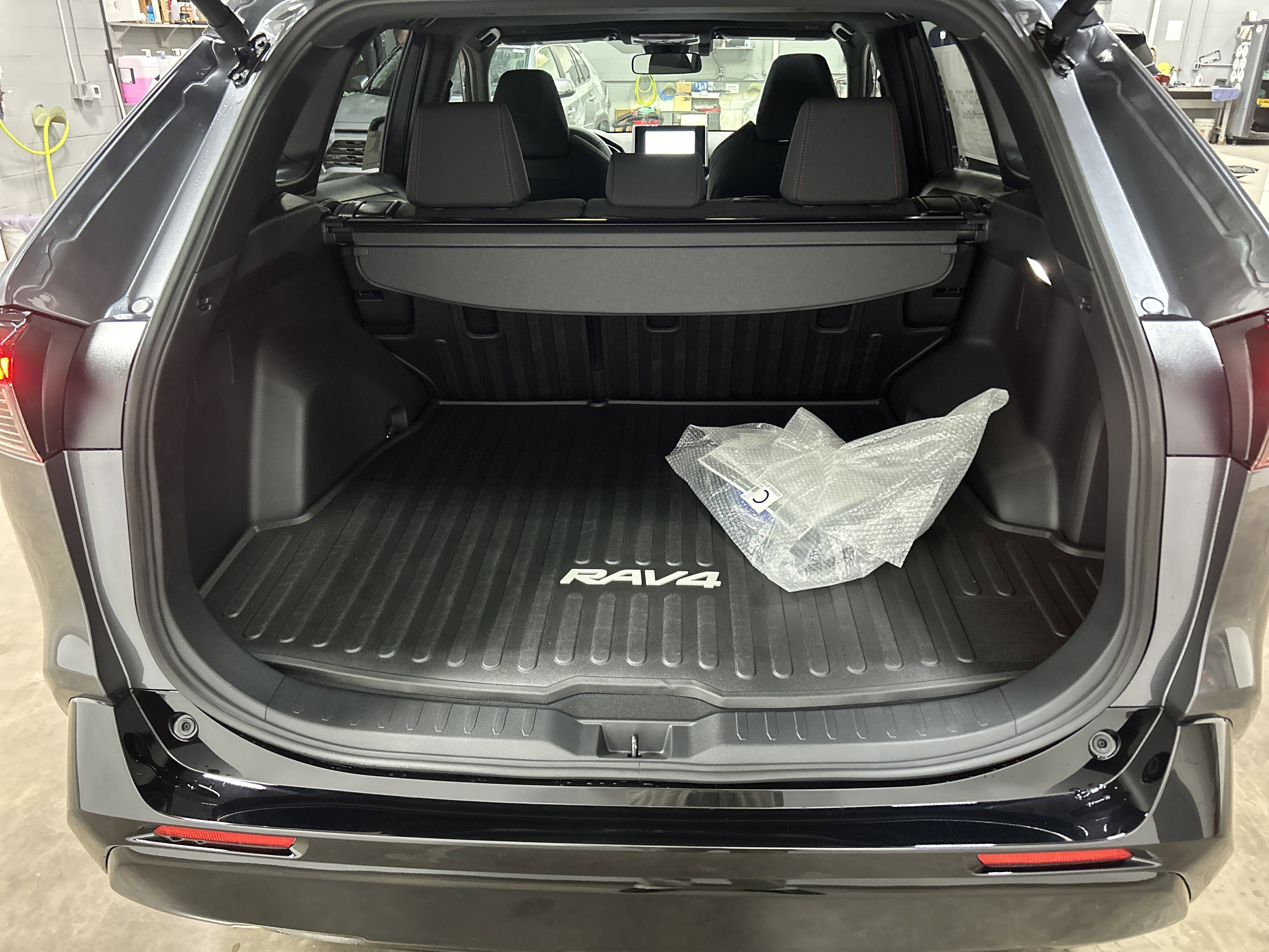 2025 Toyota RAV4 Plug-in Hybrid SE