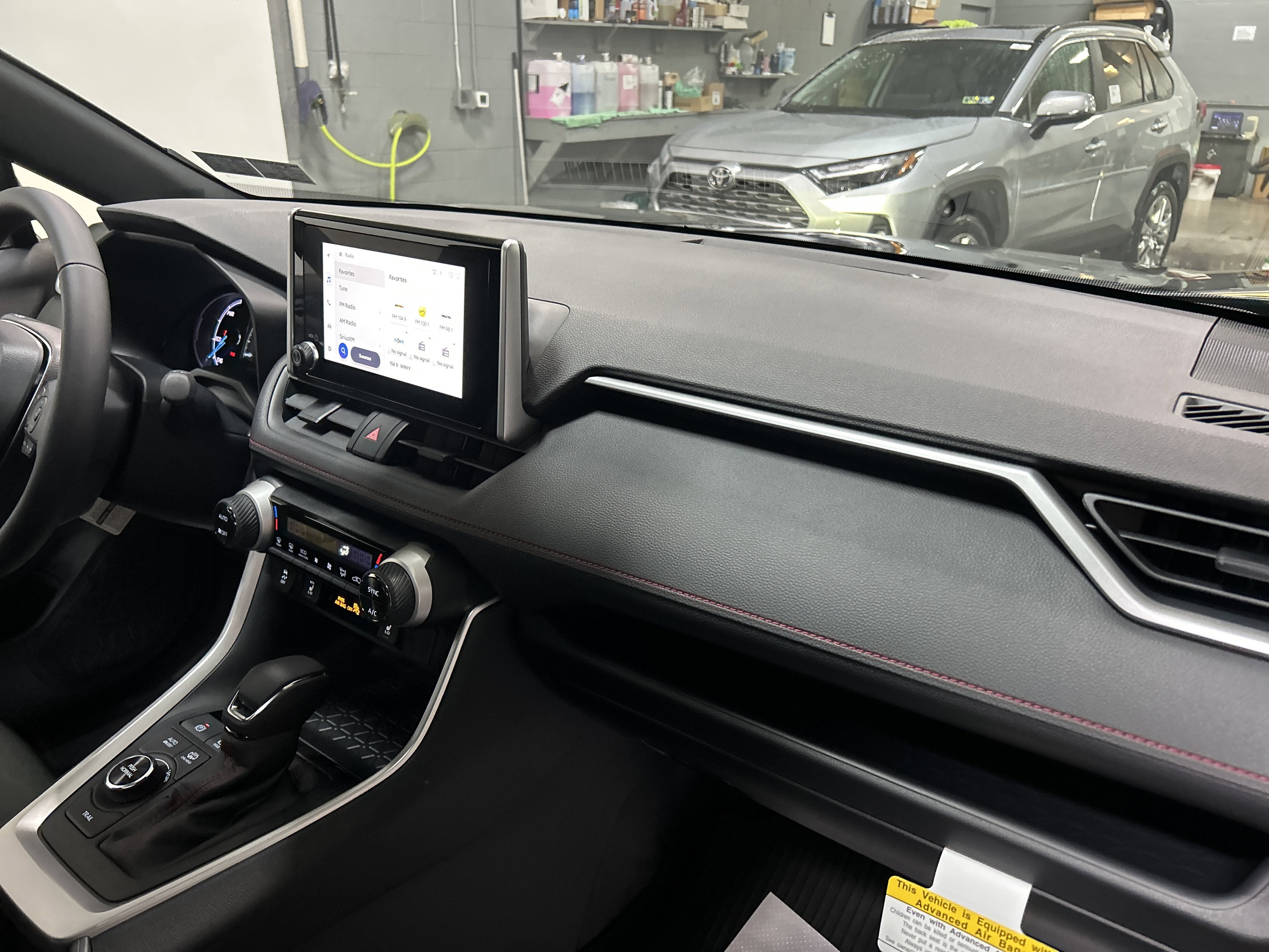 2025 Toyota RAV4 Plug-in Hybrid SE