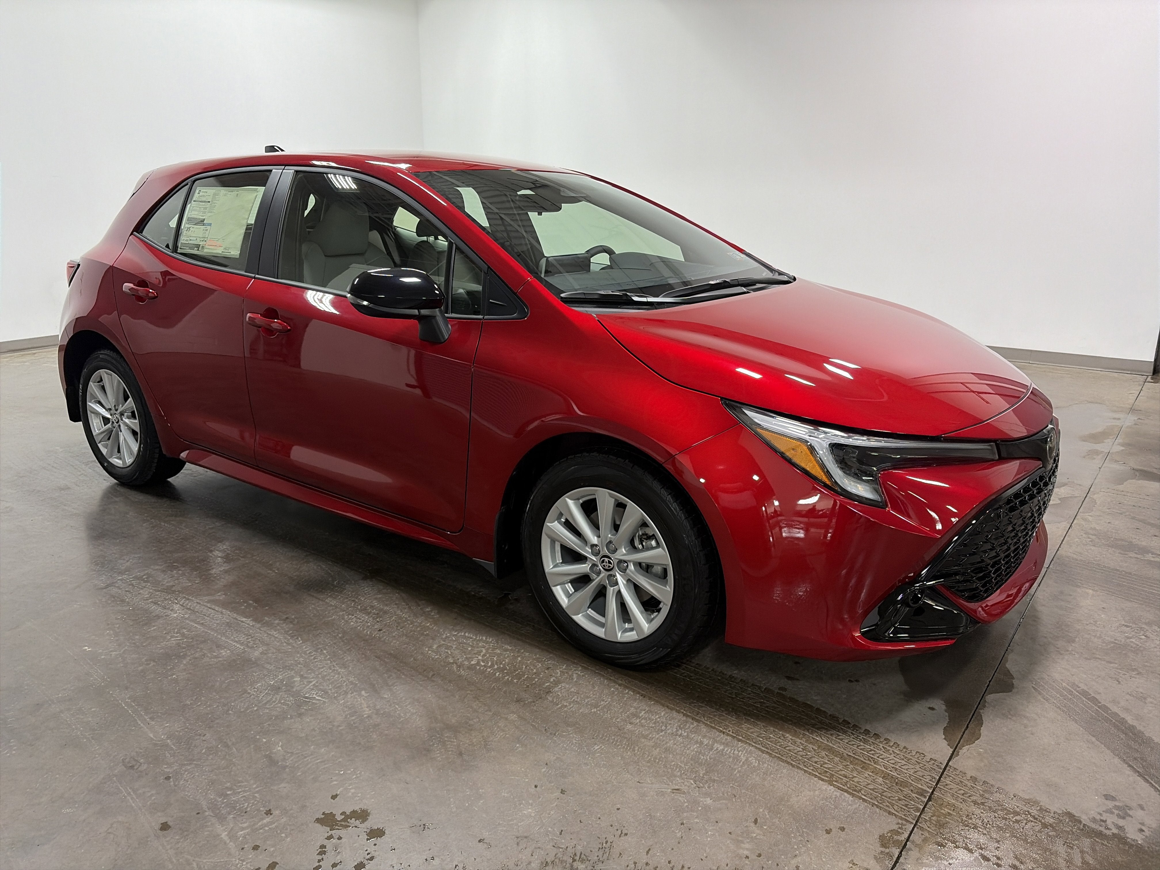 2026 Toyota Corolla Hatchback SE