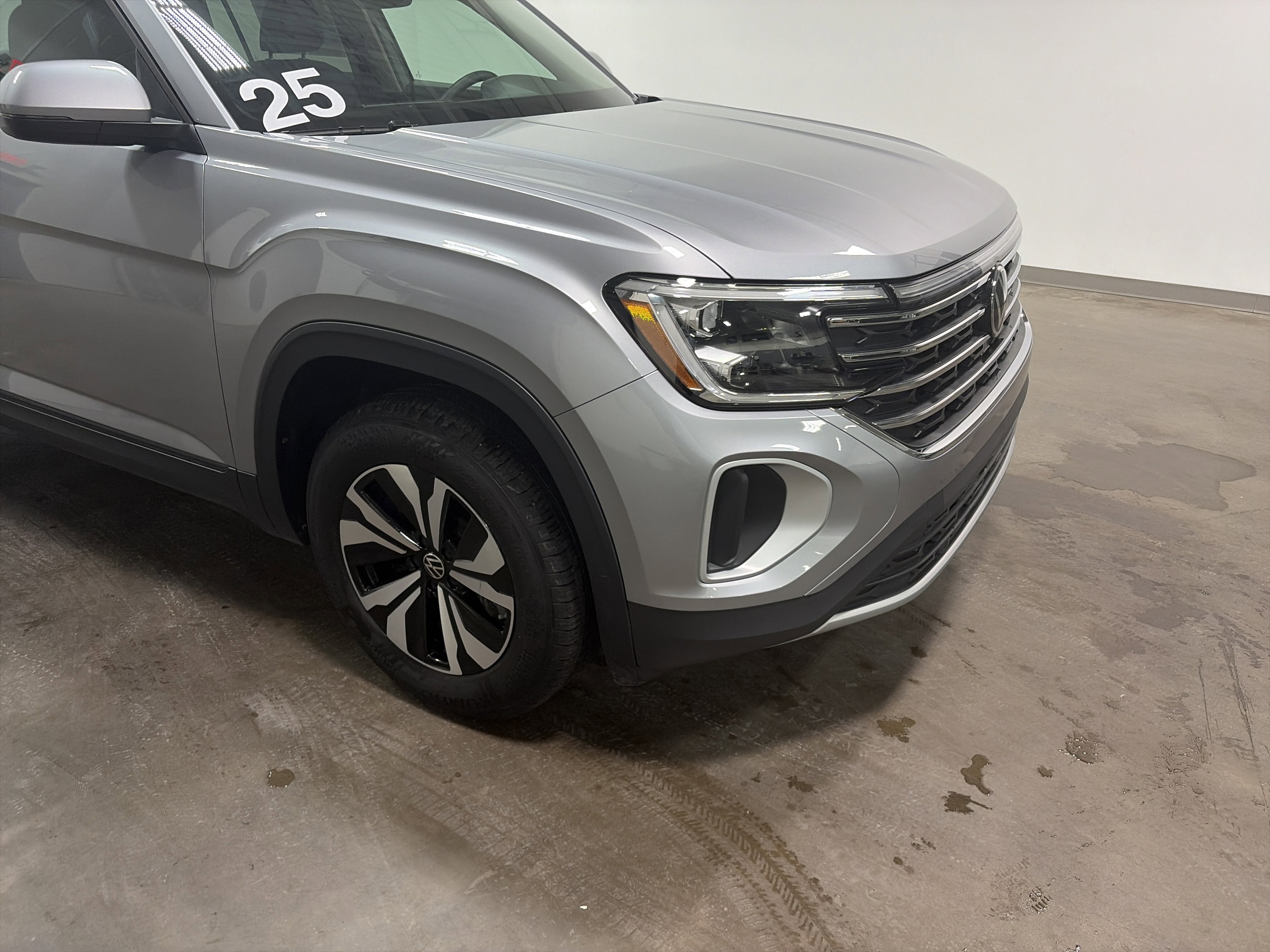 2025 Volkswagen Atlas 2.0T SE