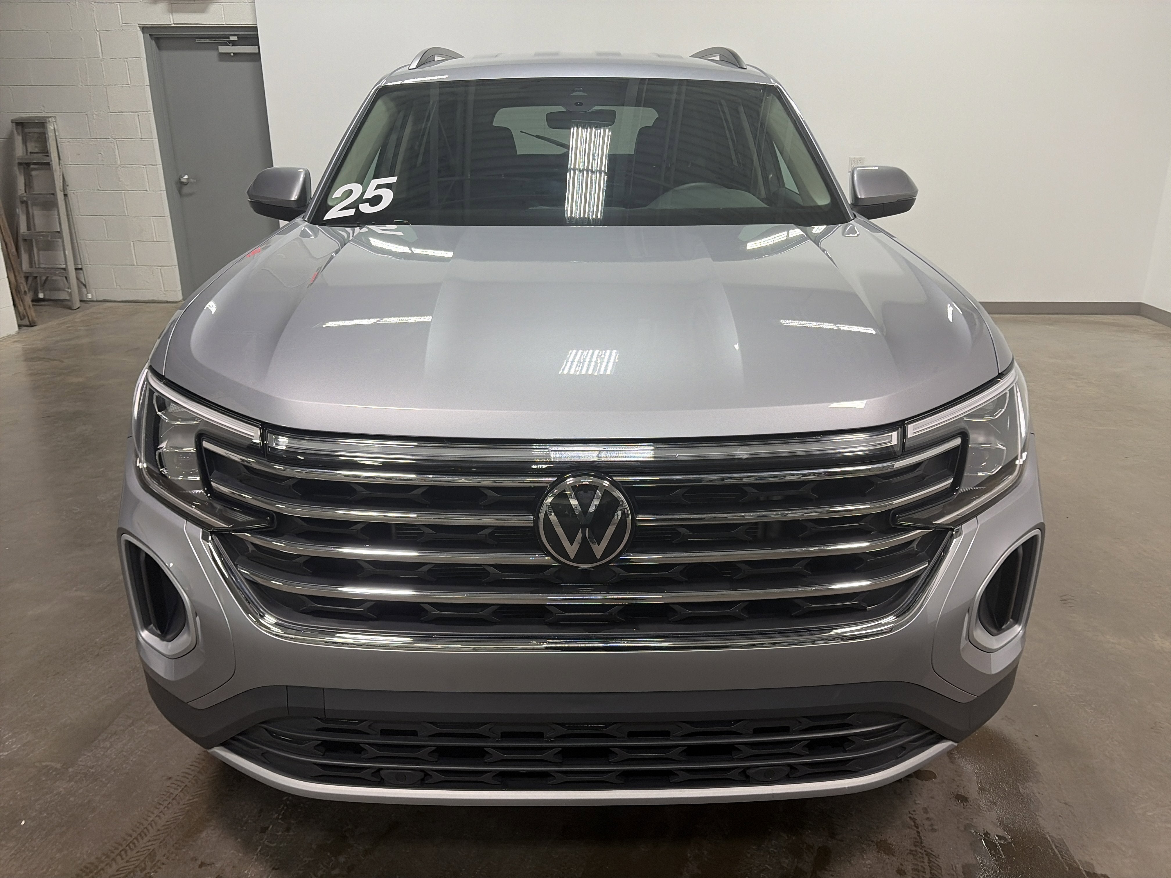 2025 Volkswagen Atlas 2.0T SE