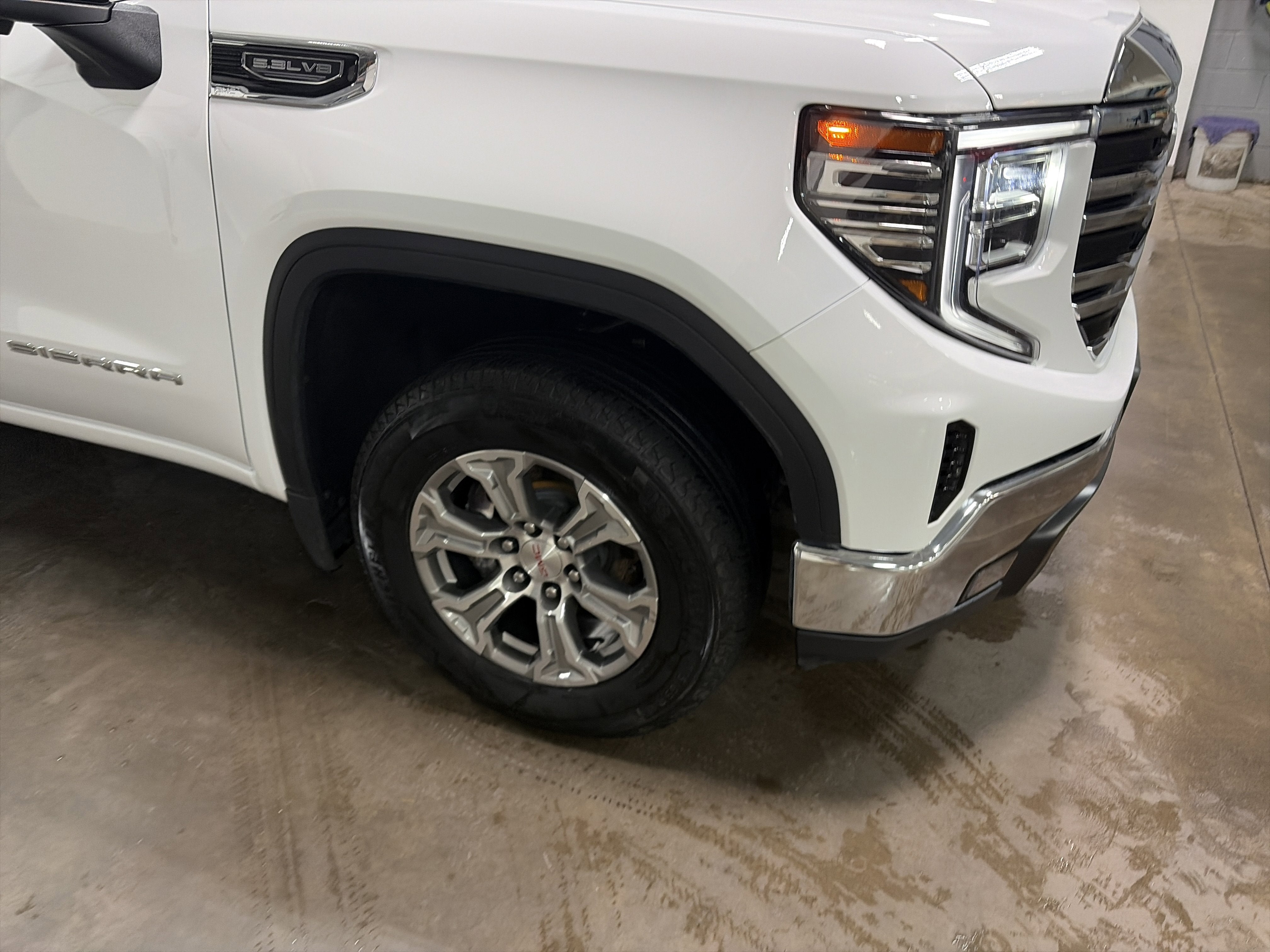 2025 GMC Sierra 1500 SLT