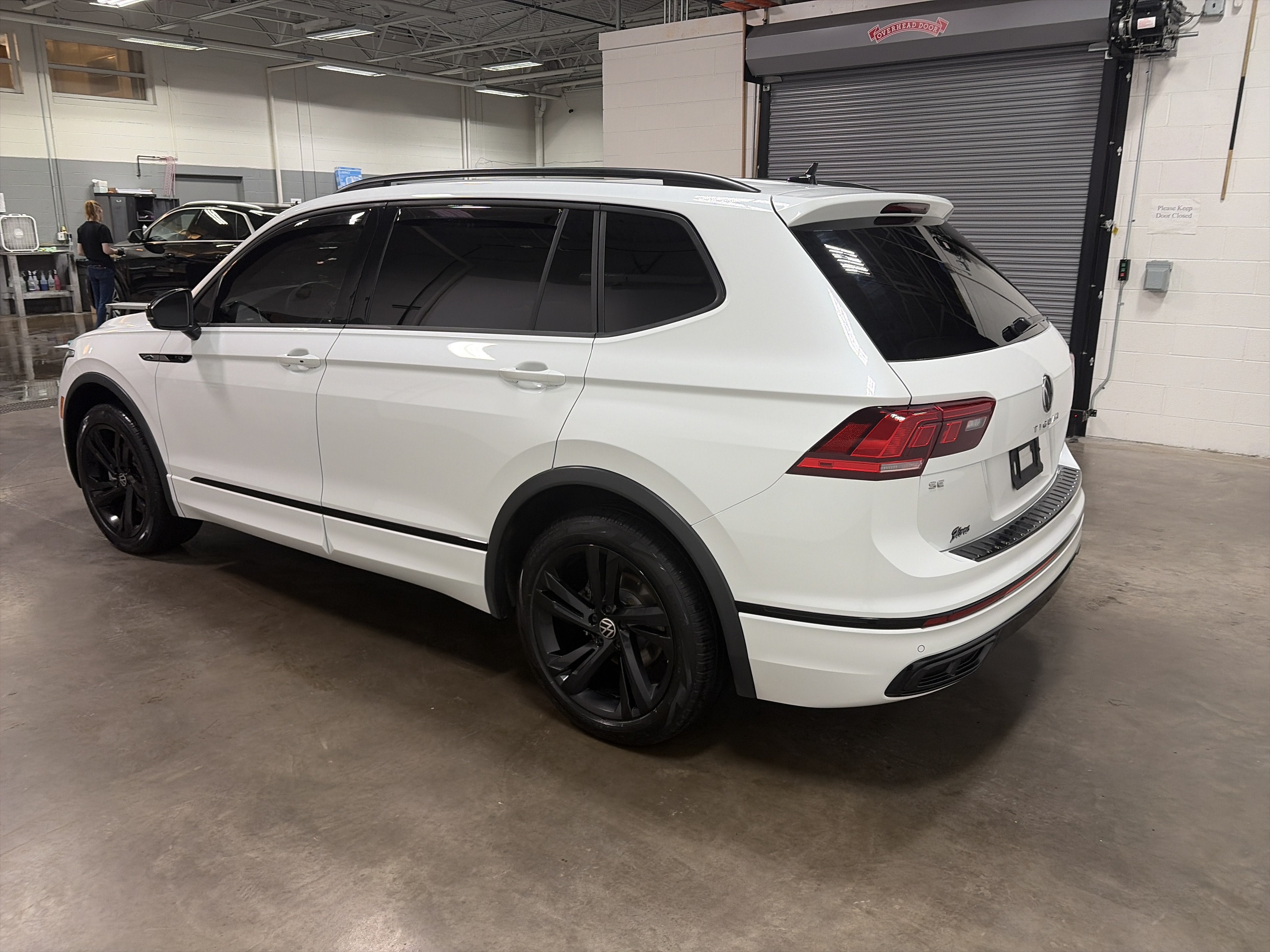 2024 Volkswagen Tiguan SE R-Line Black