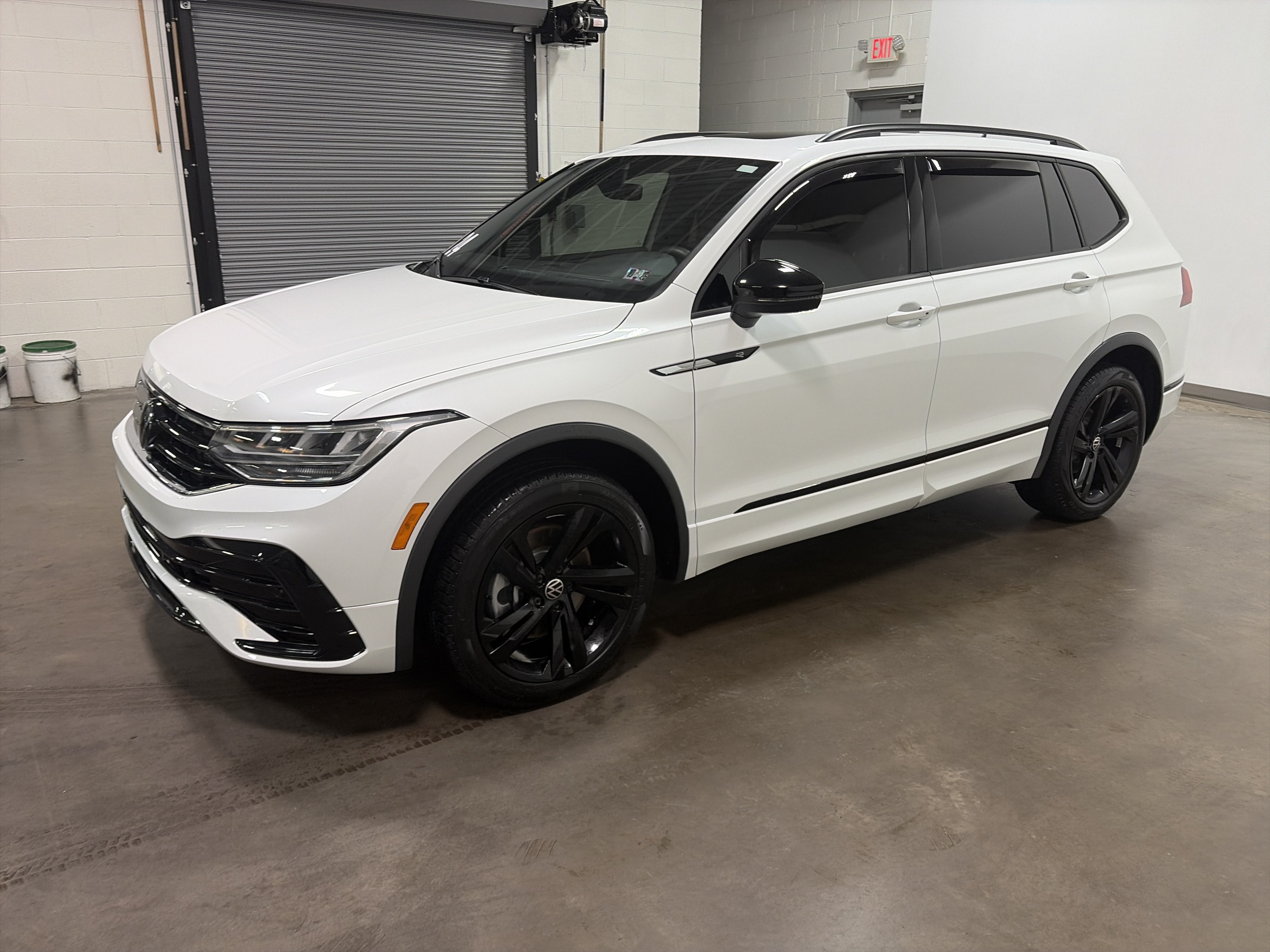 2024 Volkswagen Tiguan SE R-Line Black