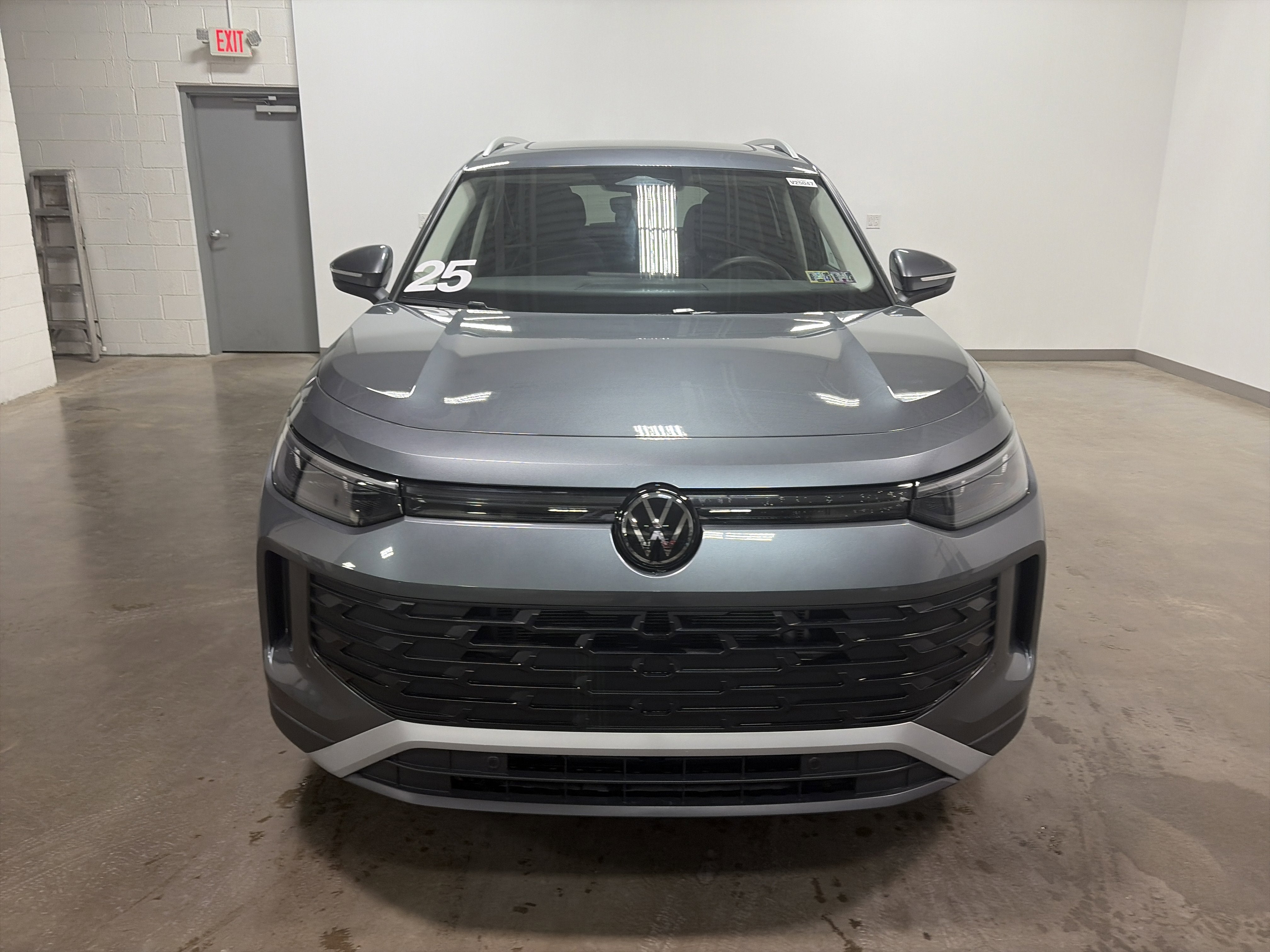 2025 Volkswagen Tiguan SE