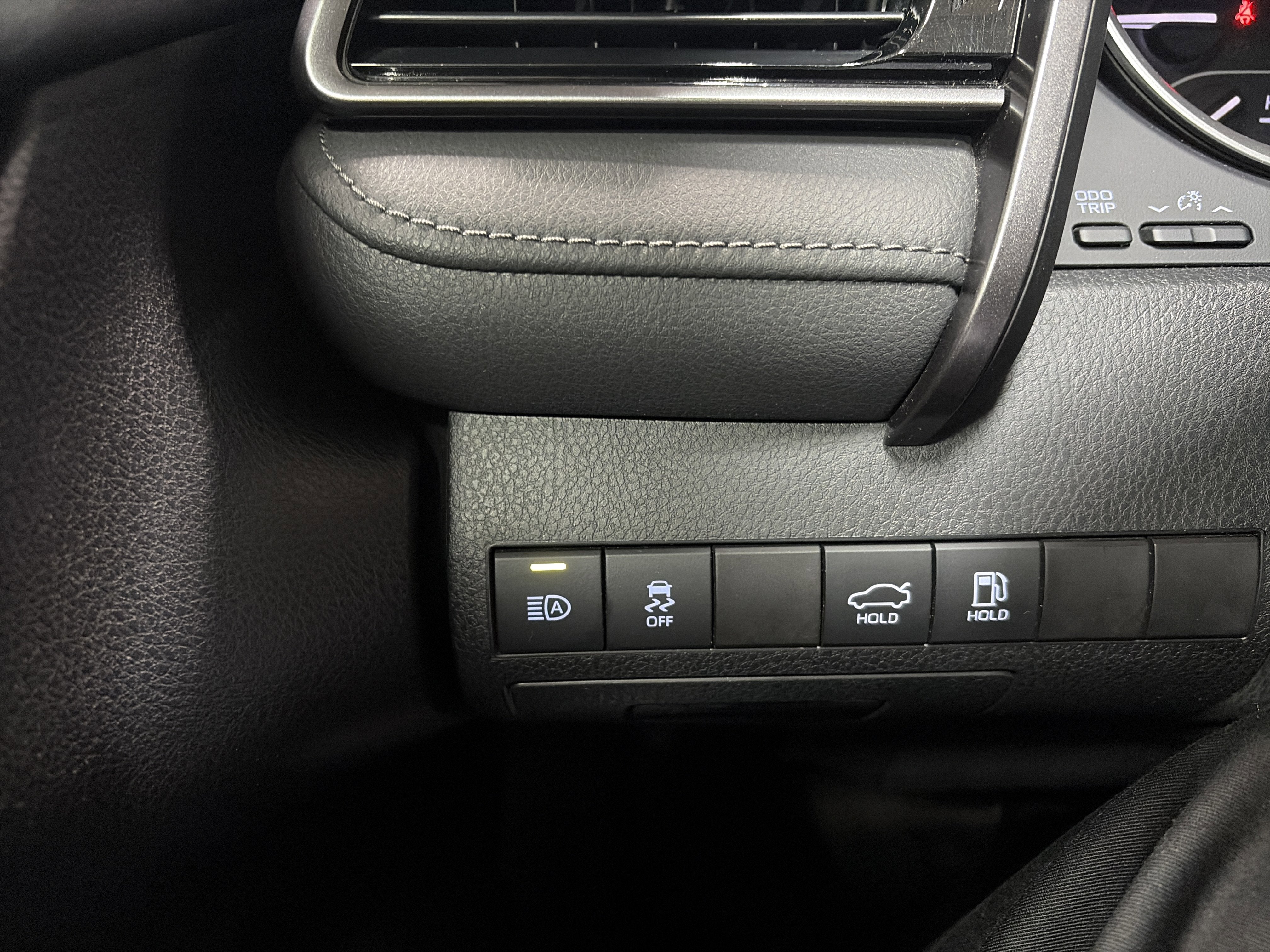 2023 Toyota Camry Hybrid LE