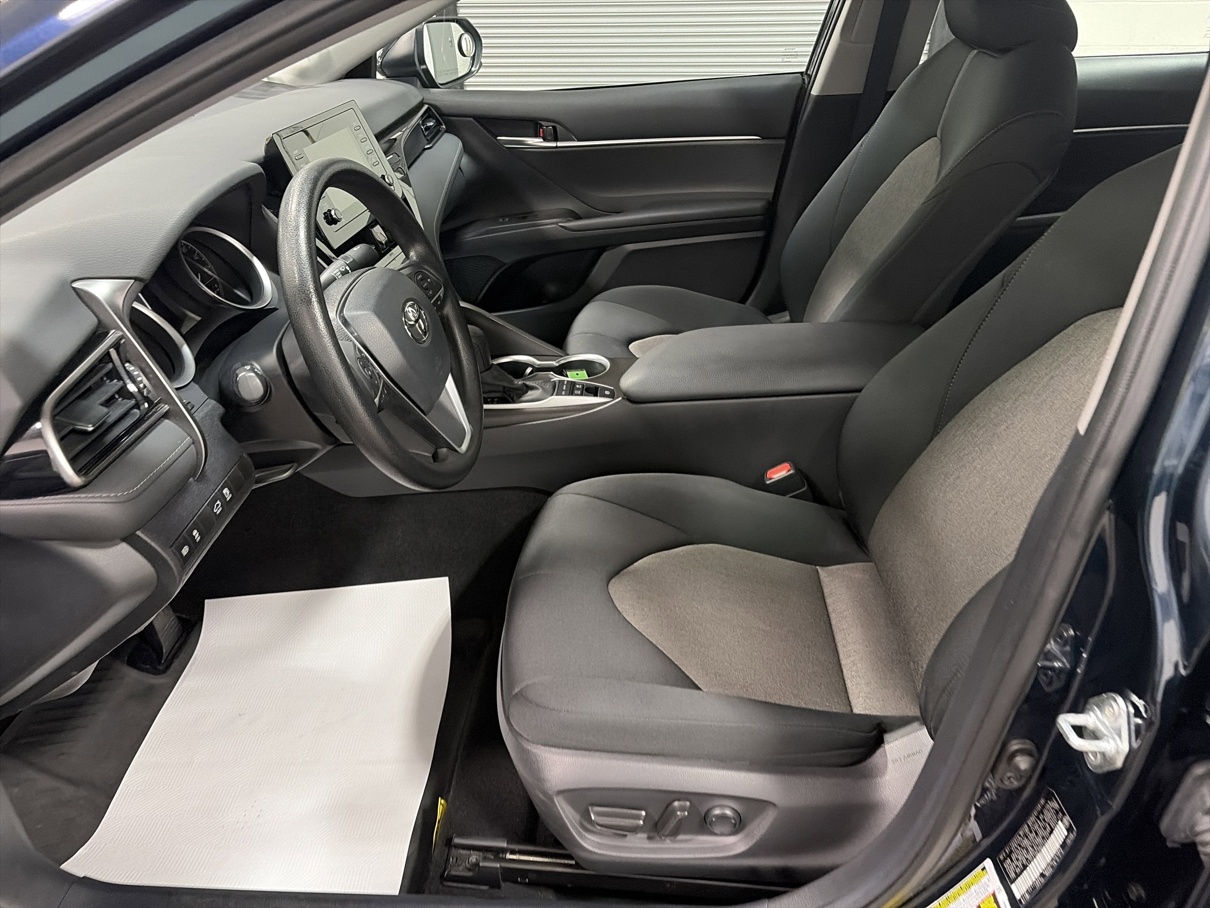 2021 Toyota Camry Hybrid LE