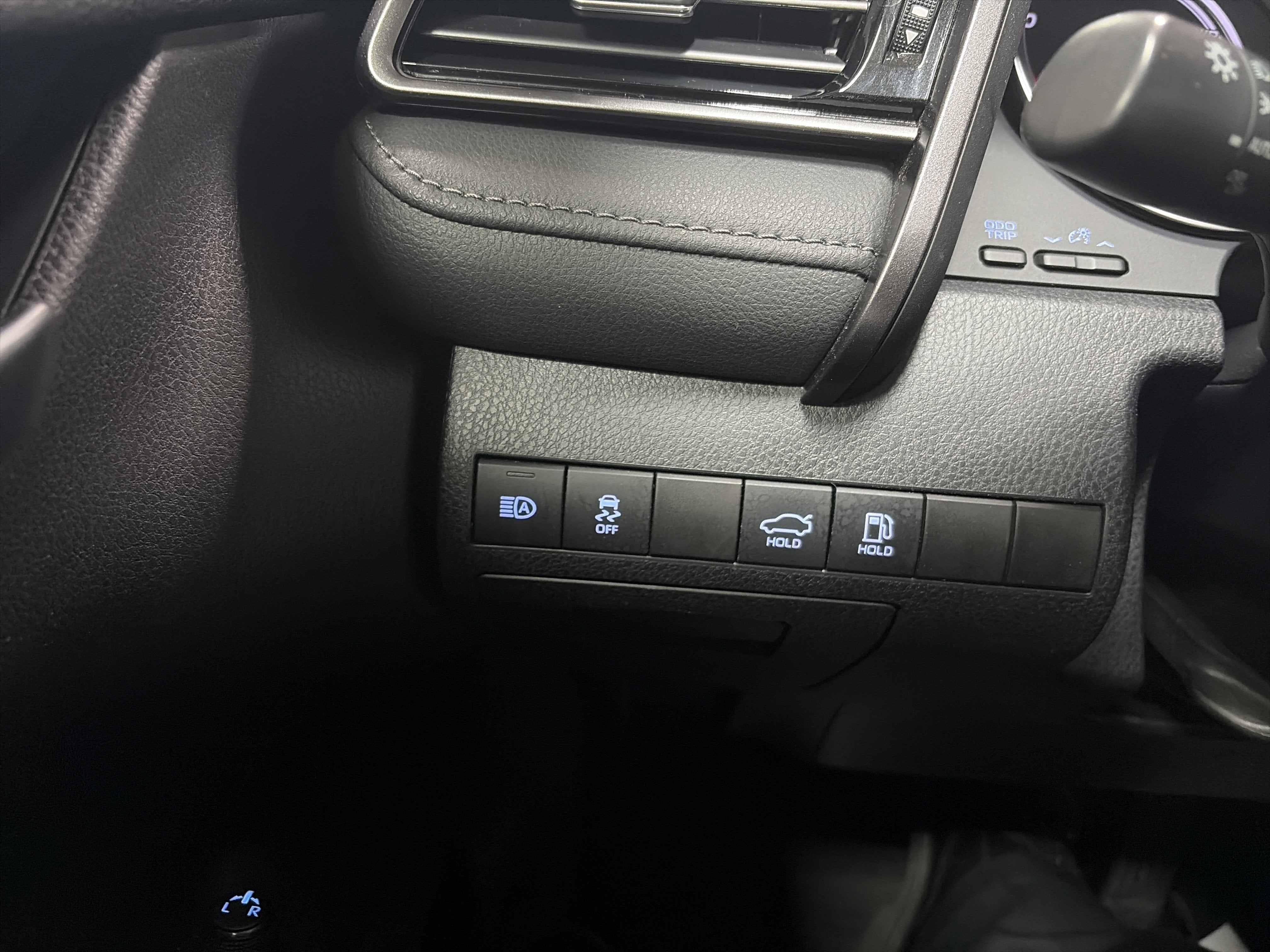 2021 Toyota Camry Hybrid LE