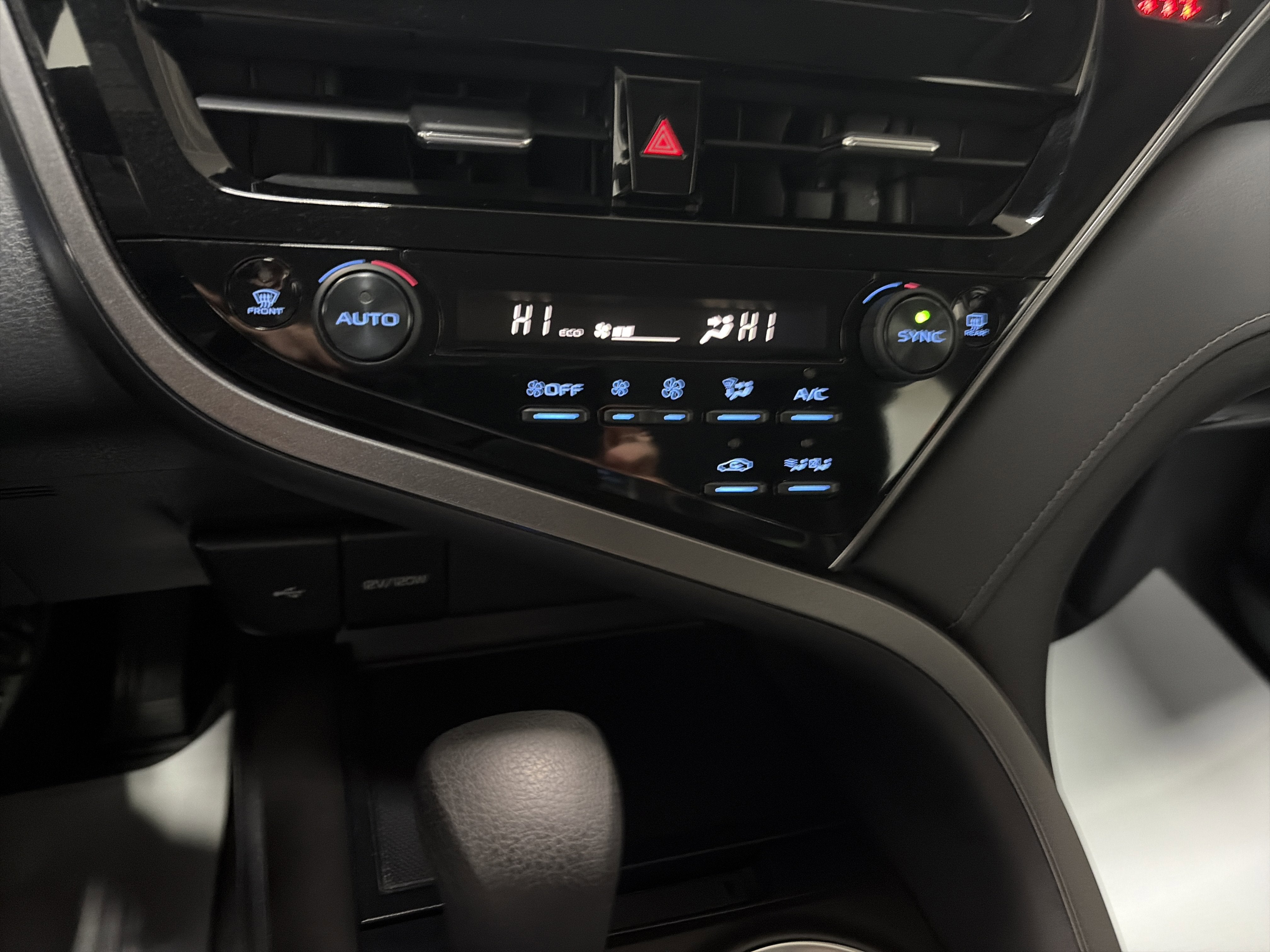 2021 Toyota Camry Hybrid LE