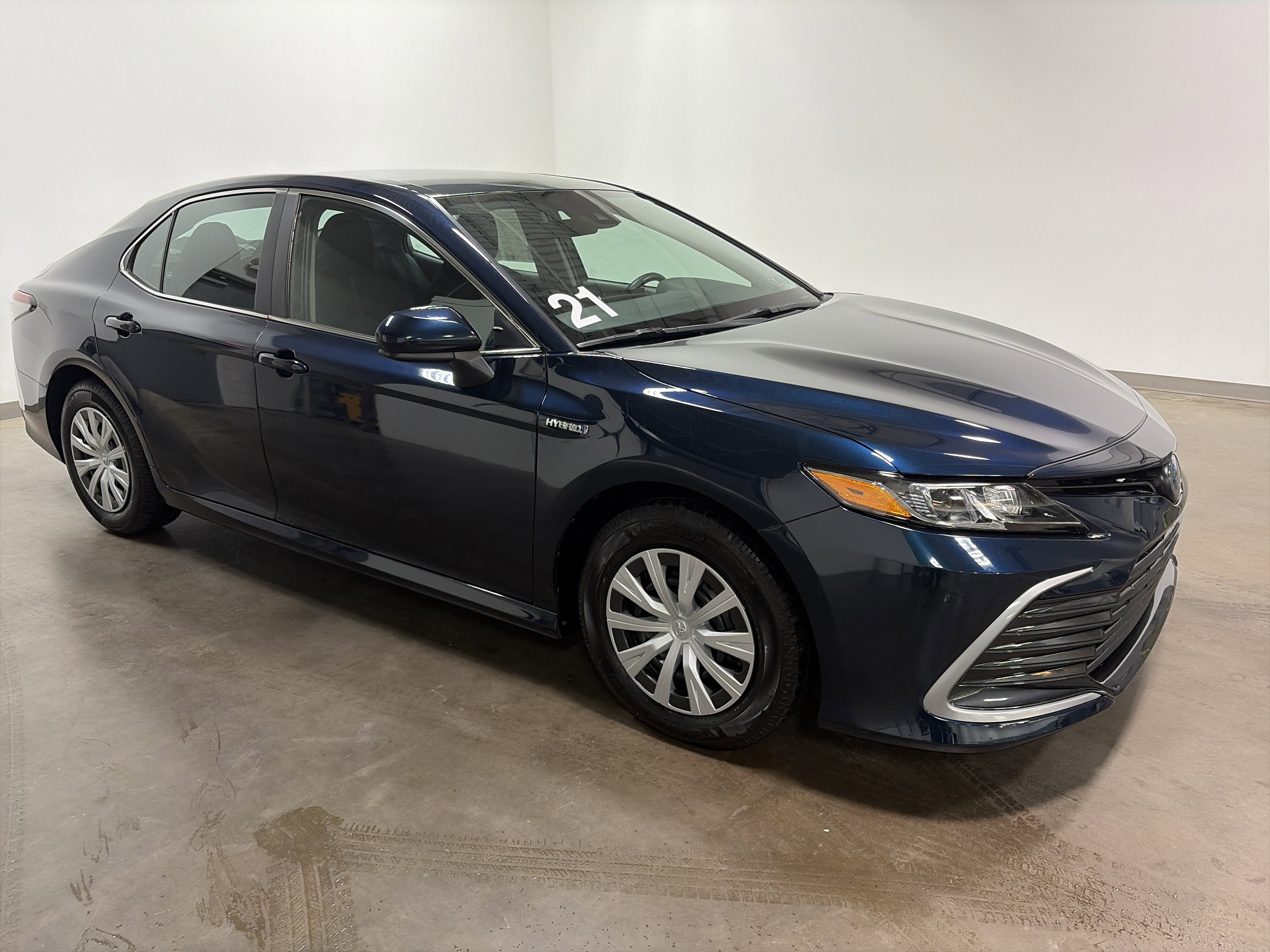 2021 Toyota Camry Hybrid LE