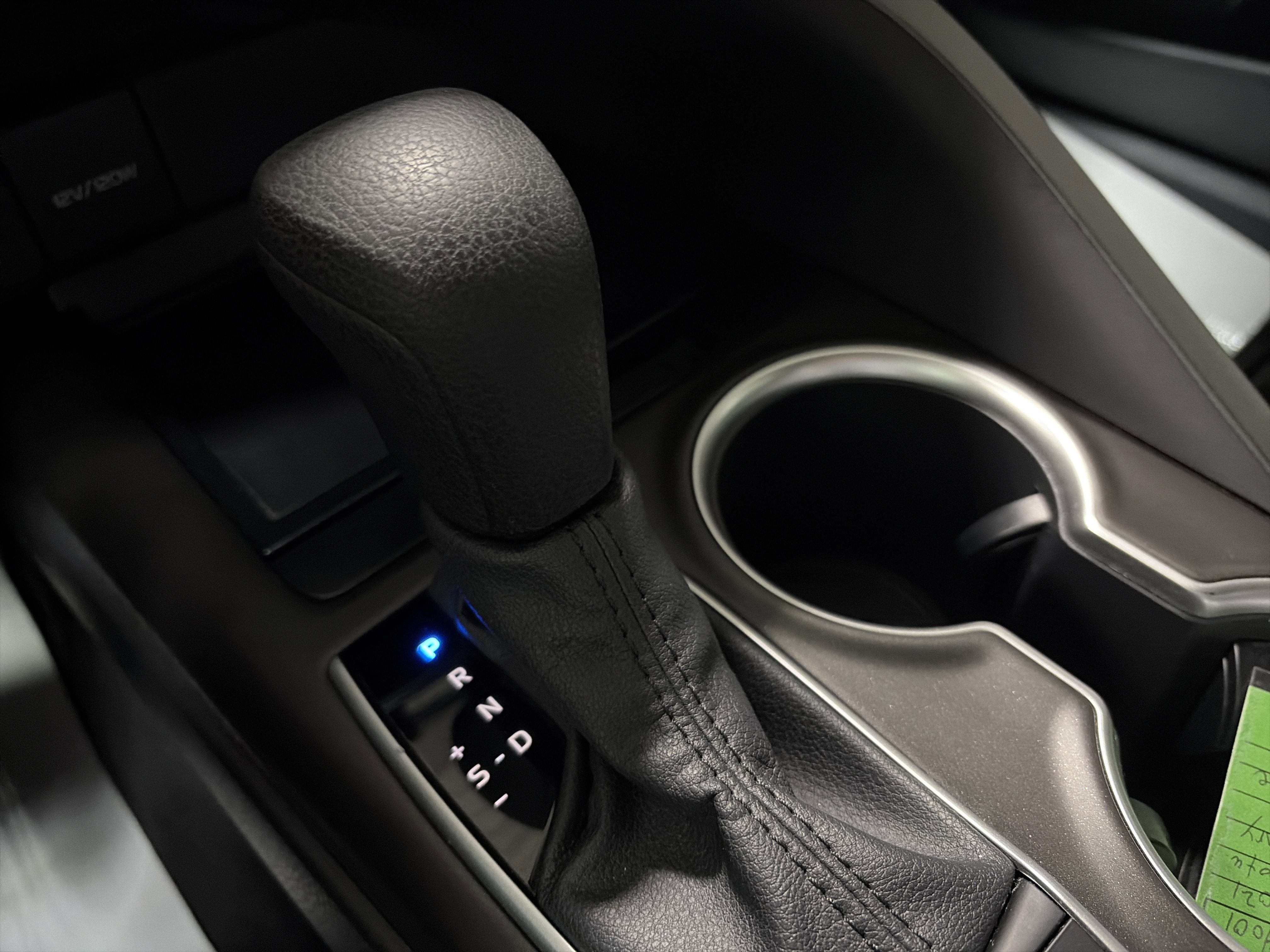 2021 Toyota Camry Hybrid LE