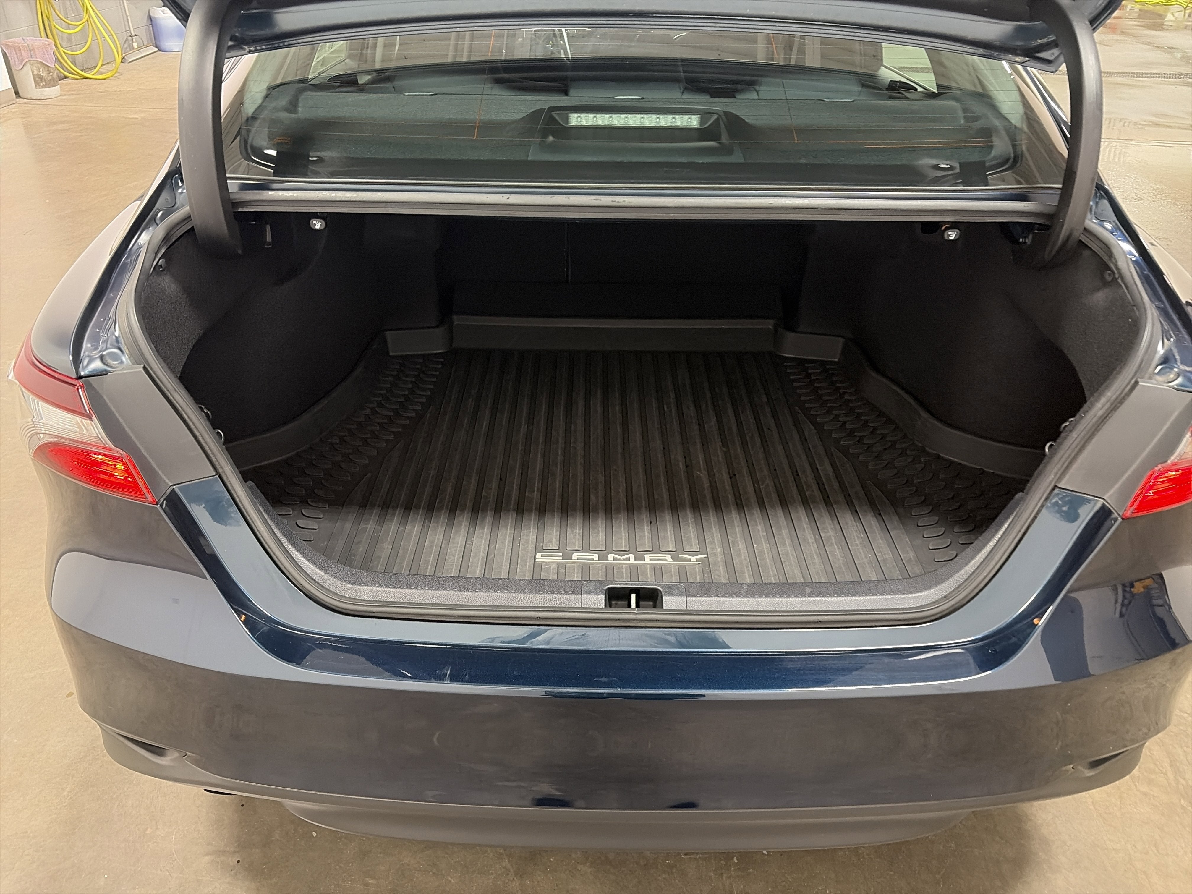 2021 Toyota Camry Hybrid LE