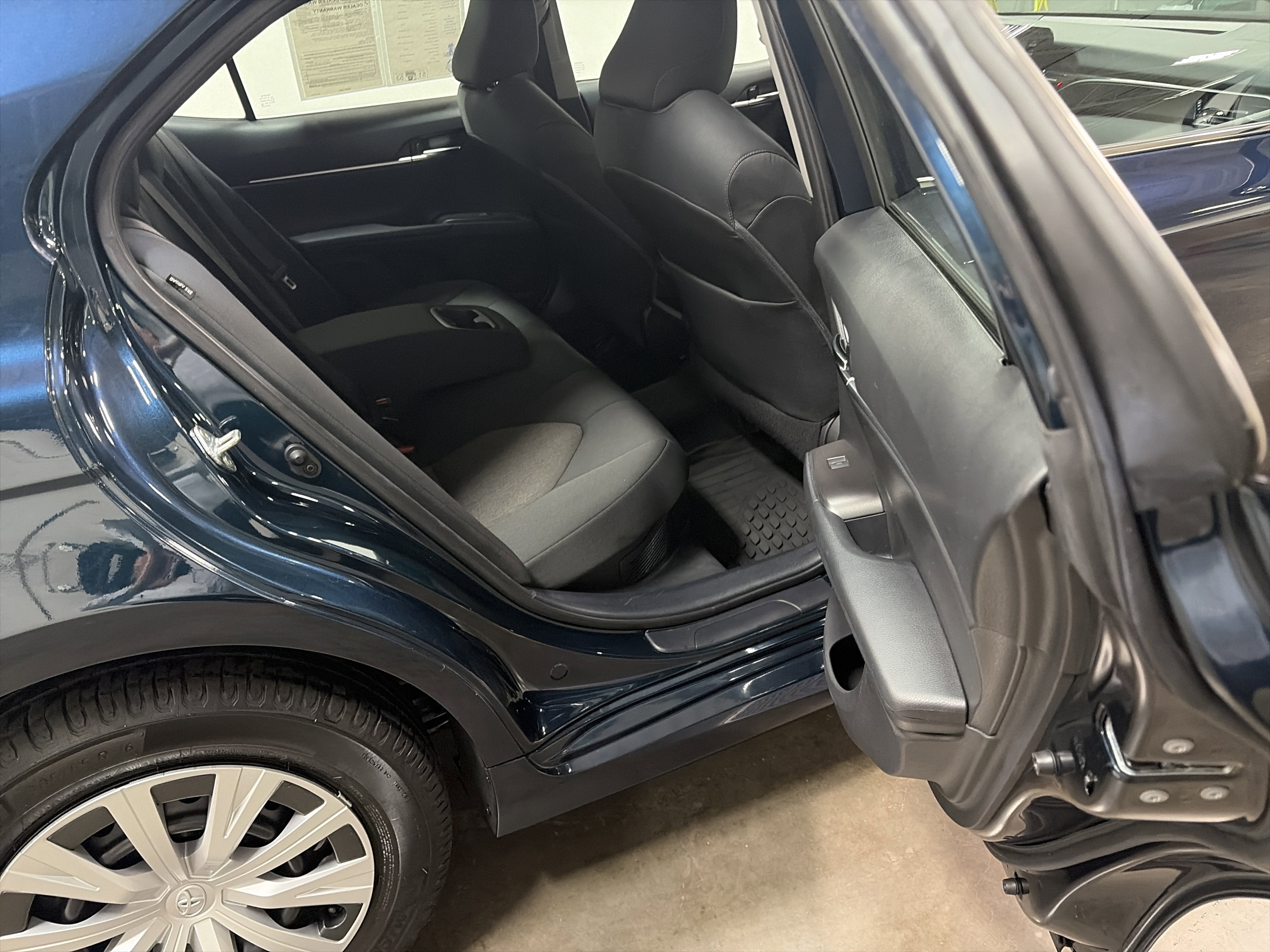 2021 Toyota Camry Hybrid LE