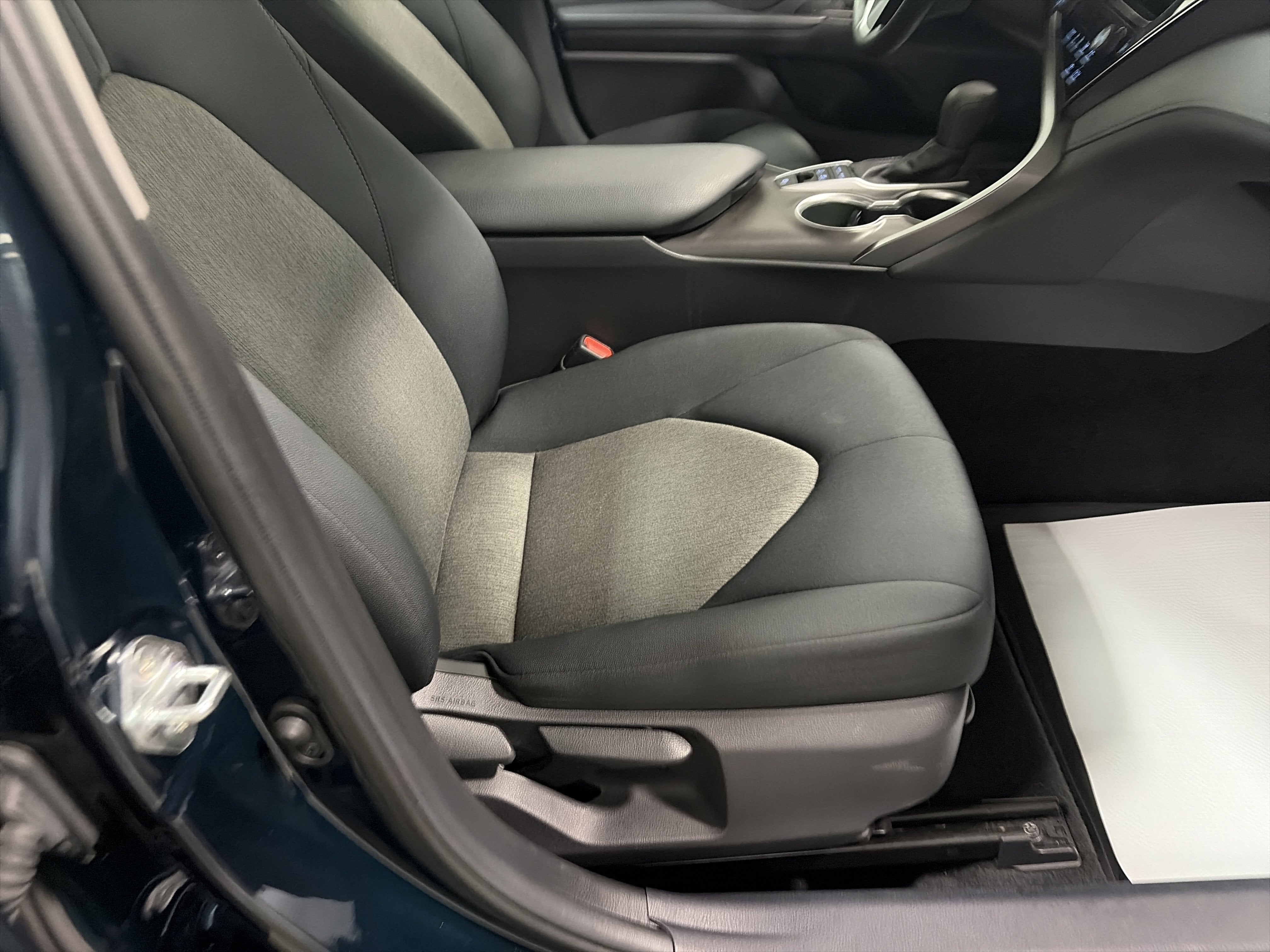 2021 Toyota Camry Hybrid LE