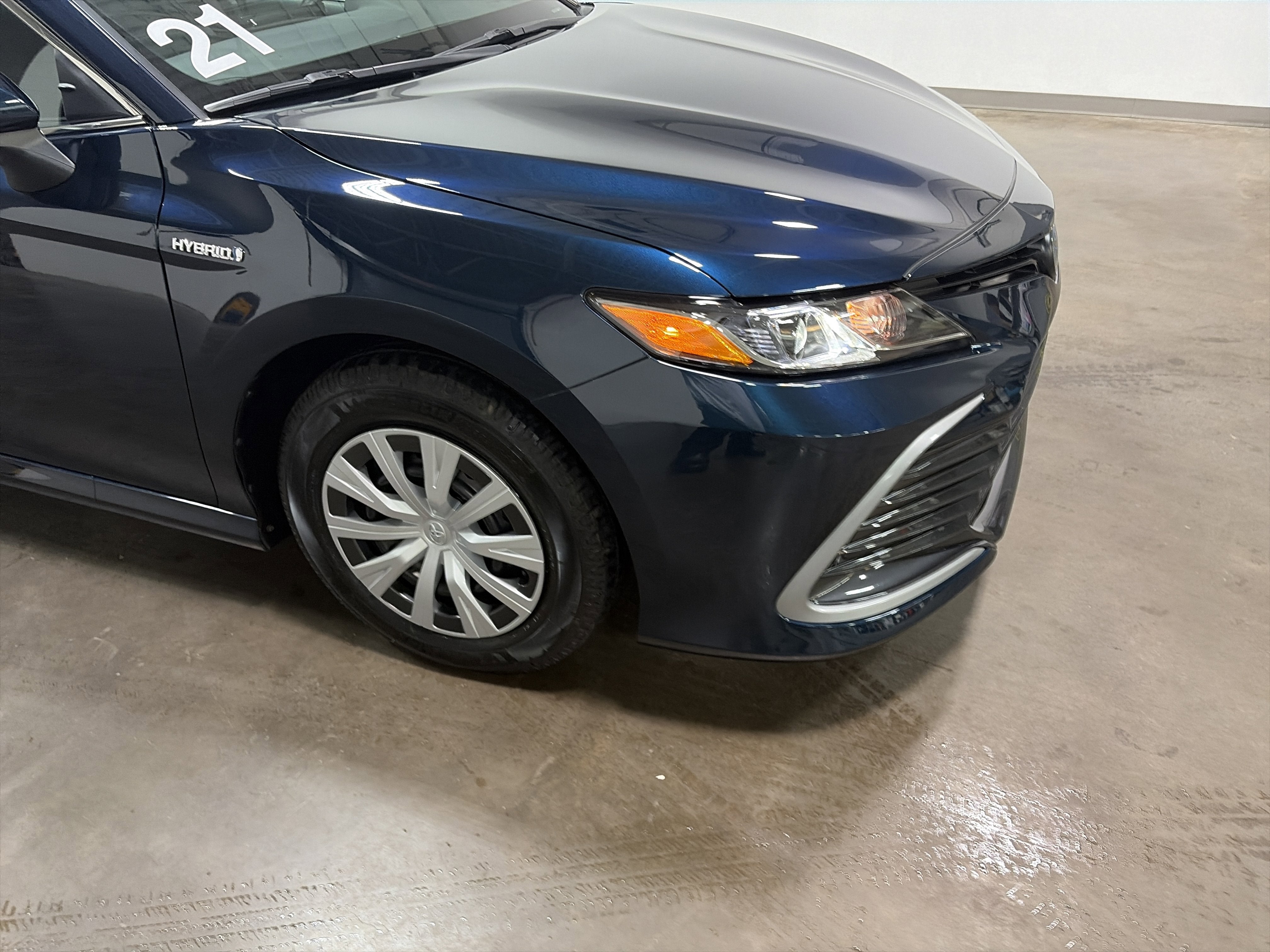 2021 Toyota Camry Hybrid LE