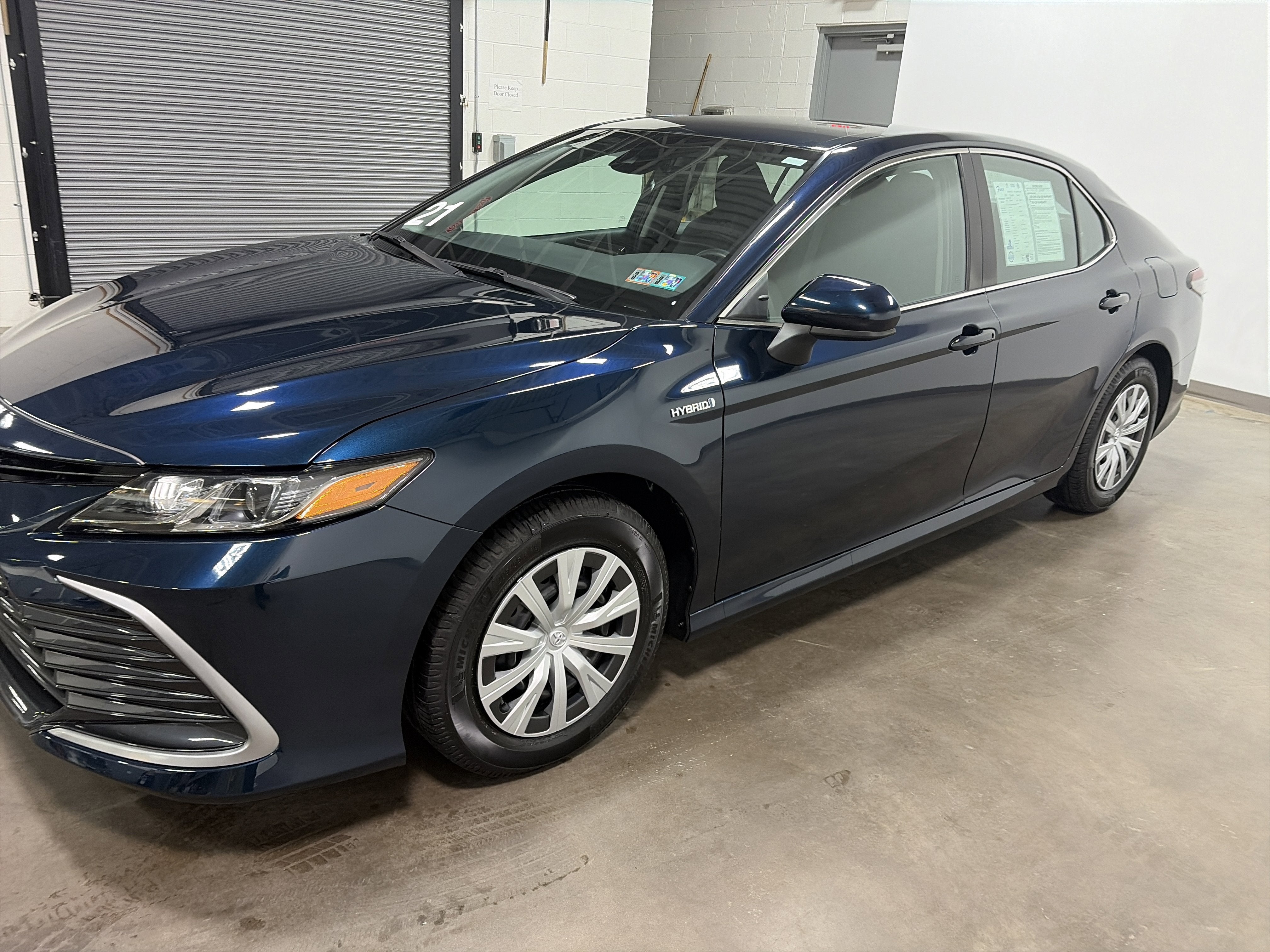 2021 Toyota Camry Hybrid LE