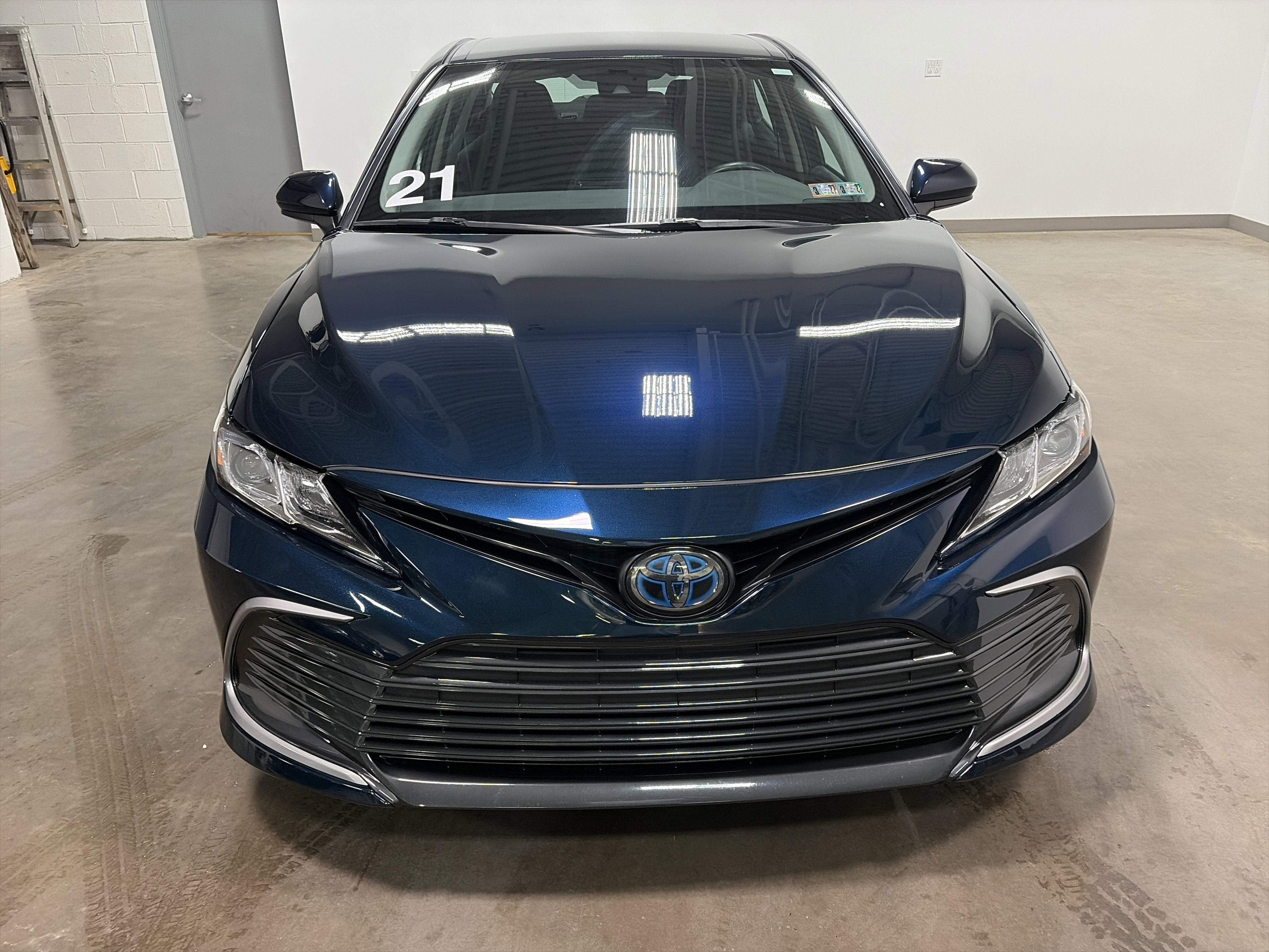 2021 Toyota Camry Hybrid LE