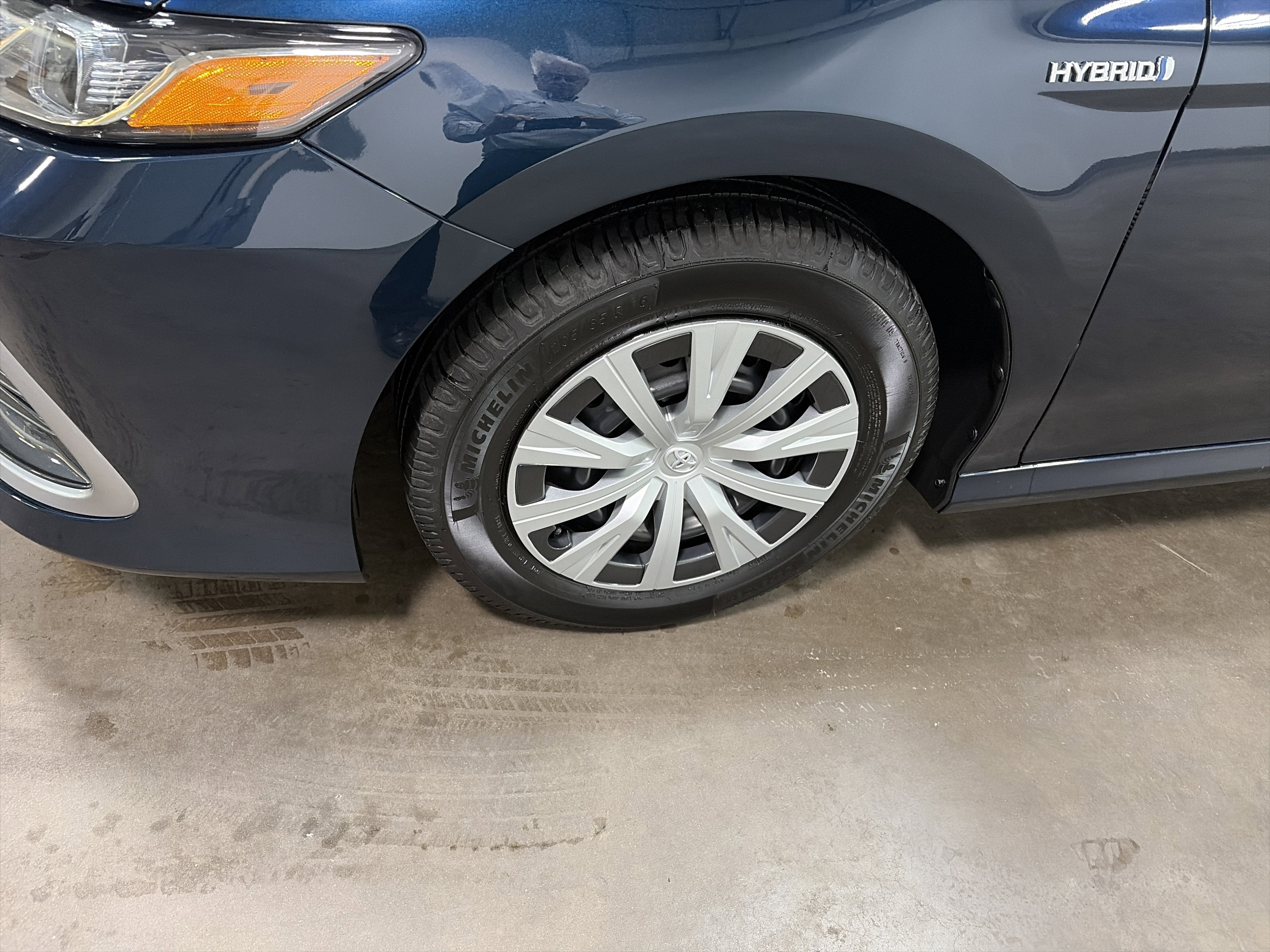 2021 Toyota Camry Hybrid LE