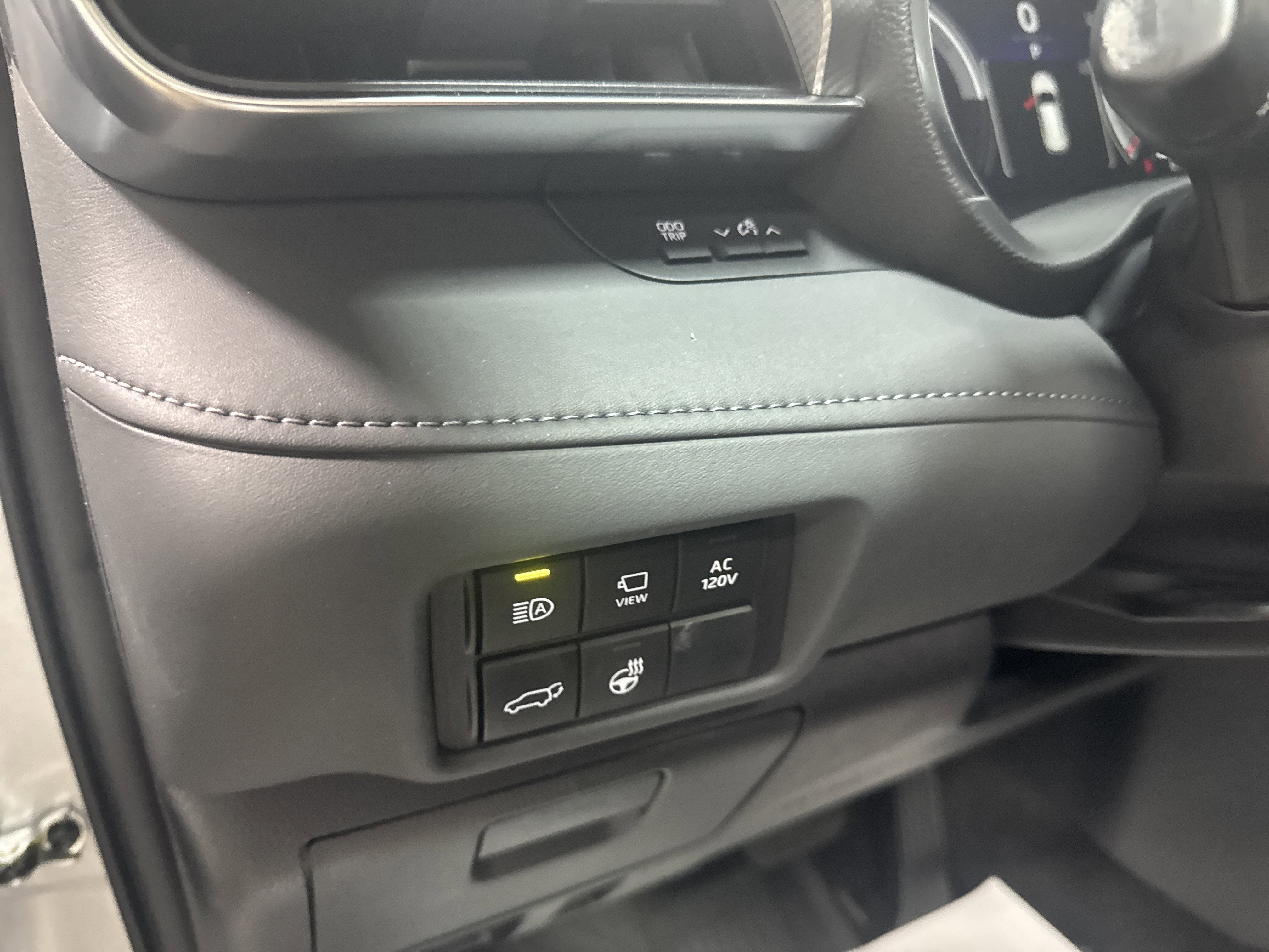 2023 Toyota Highlander Hybrid Platinum