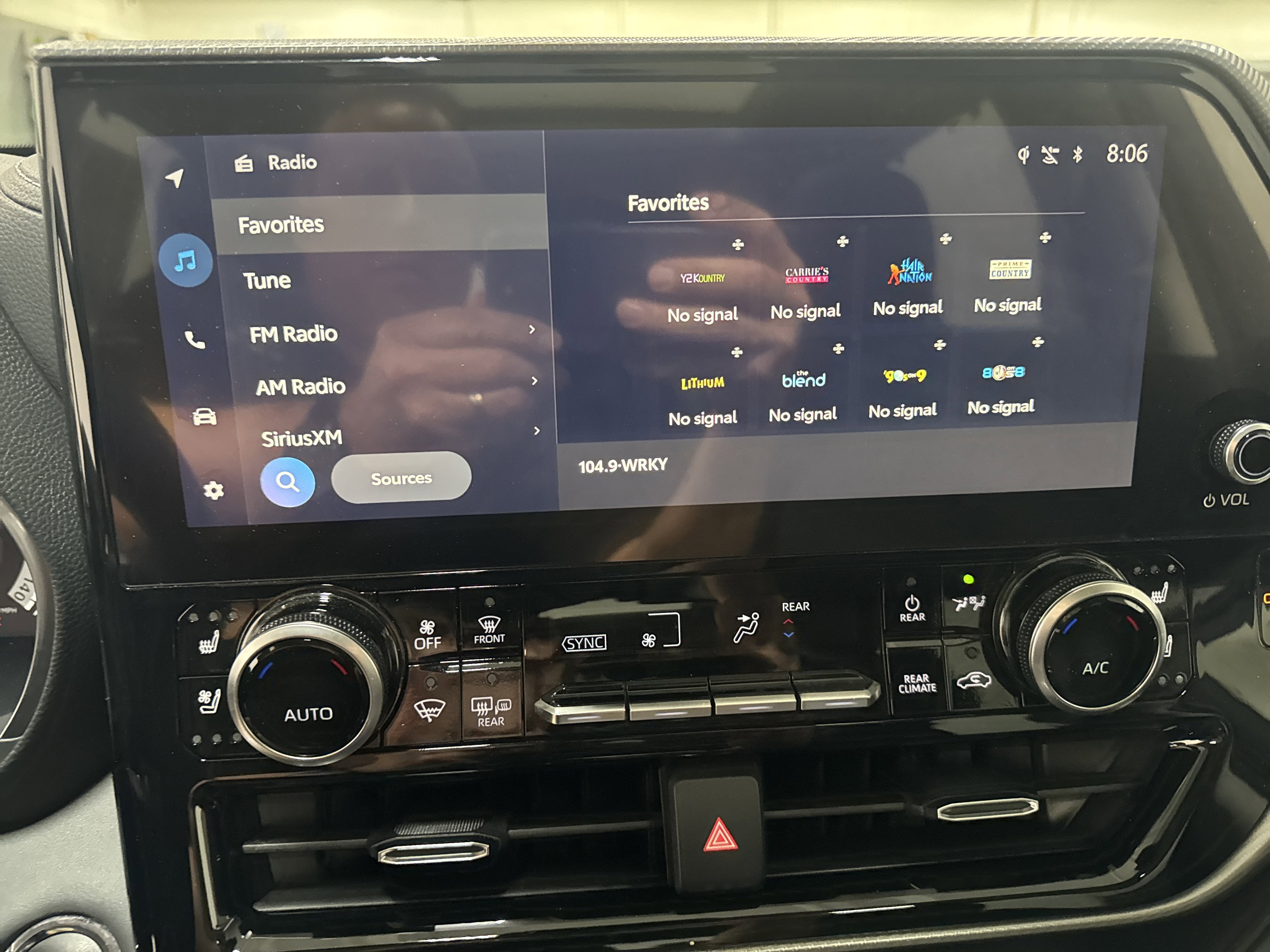 2023 Toyota Highlander Hybrid Platinum
