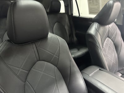 2023 Toyota Highlander Hybrid Platinum